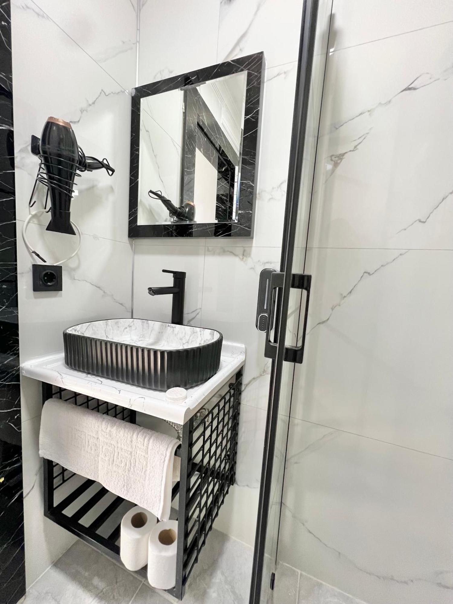 Taksim Larissa Apart Otel İstanbul