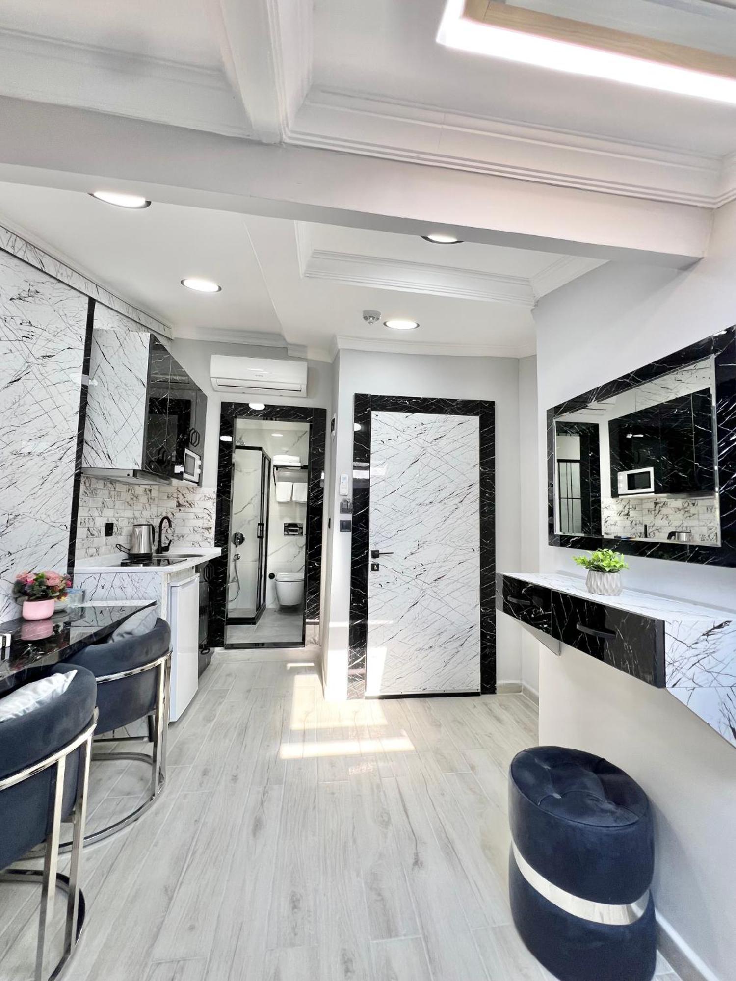 Taksim Larissa 2* İstanbul