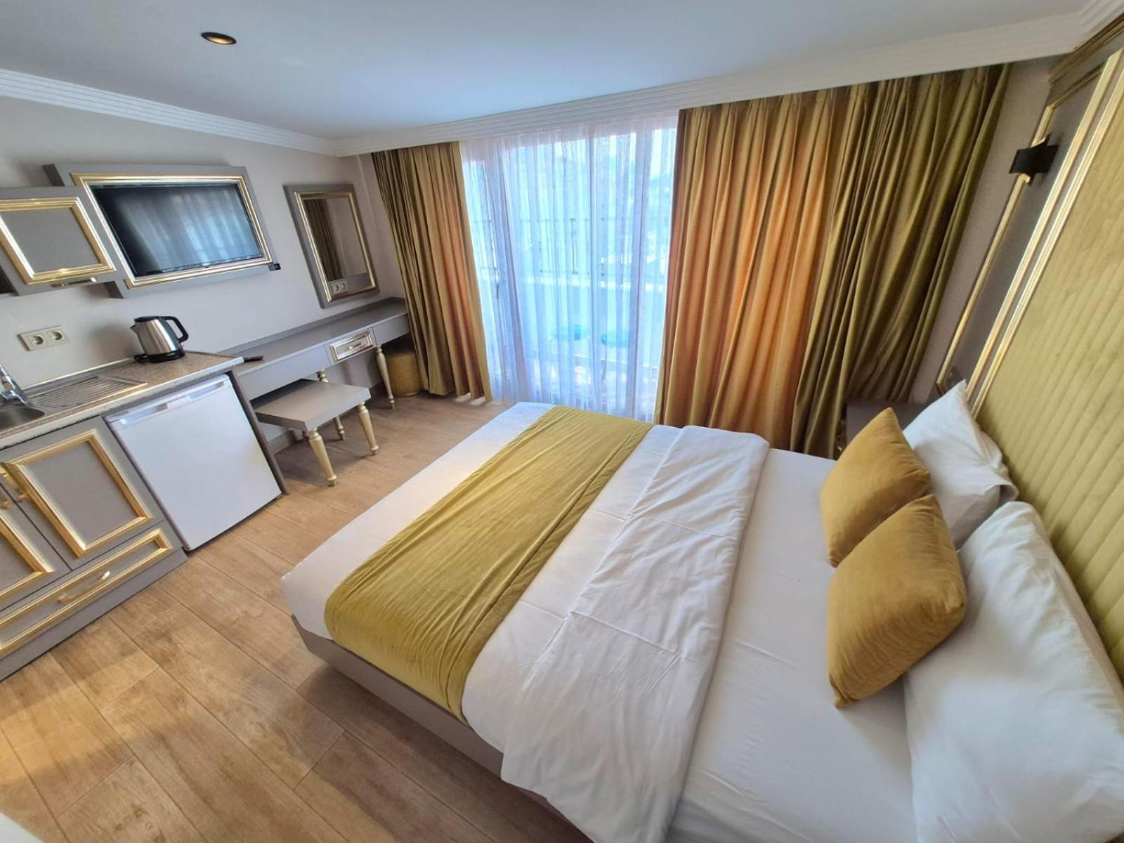 Taksim La Marino Apart Otel *