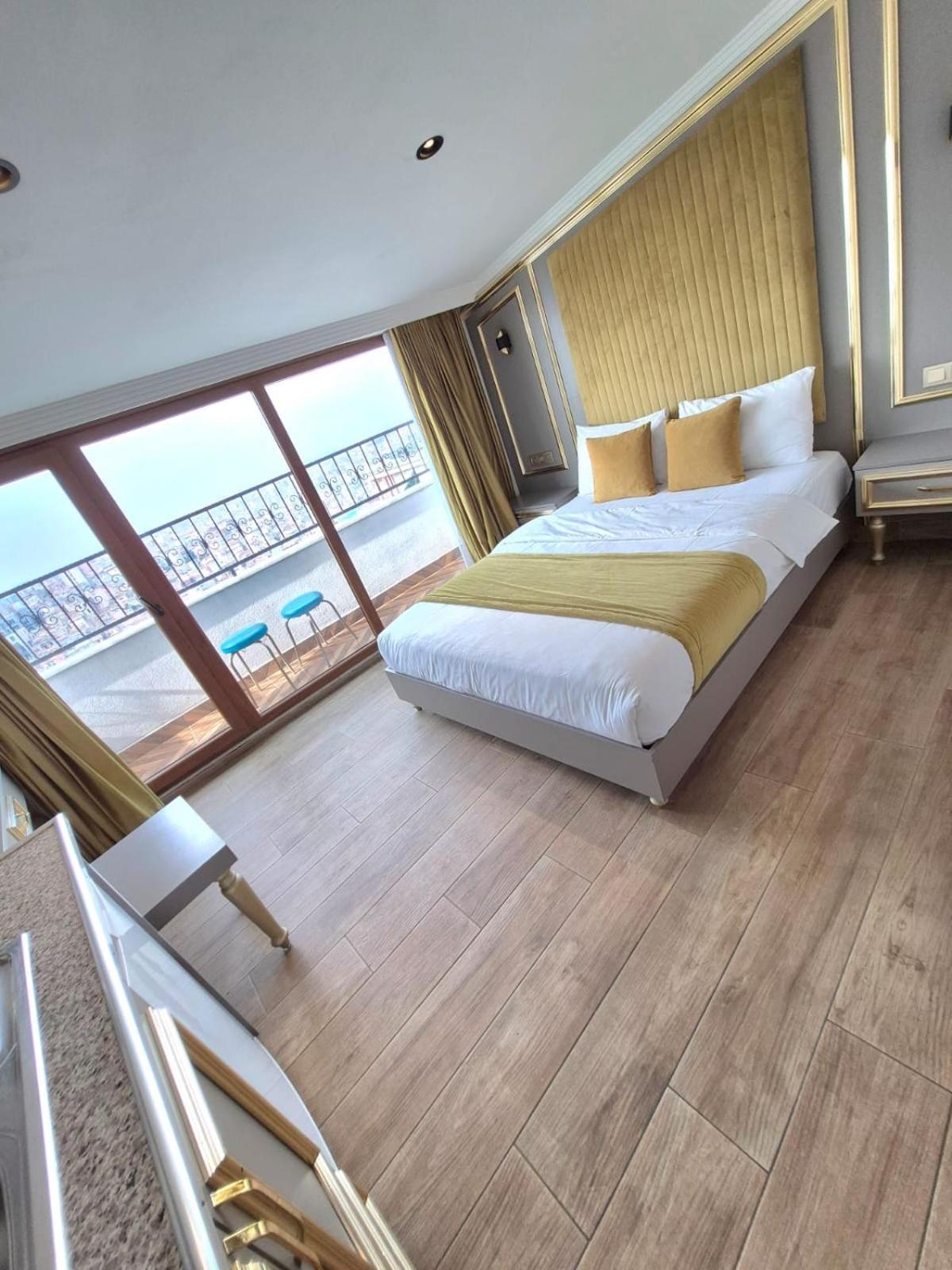 Apart Otel Taksim La Marino İstanbul