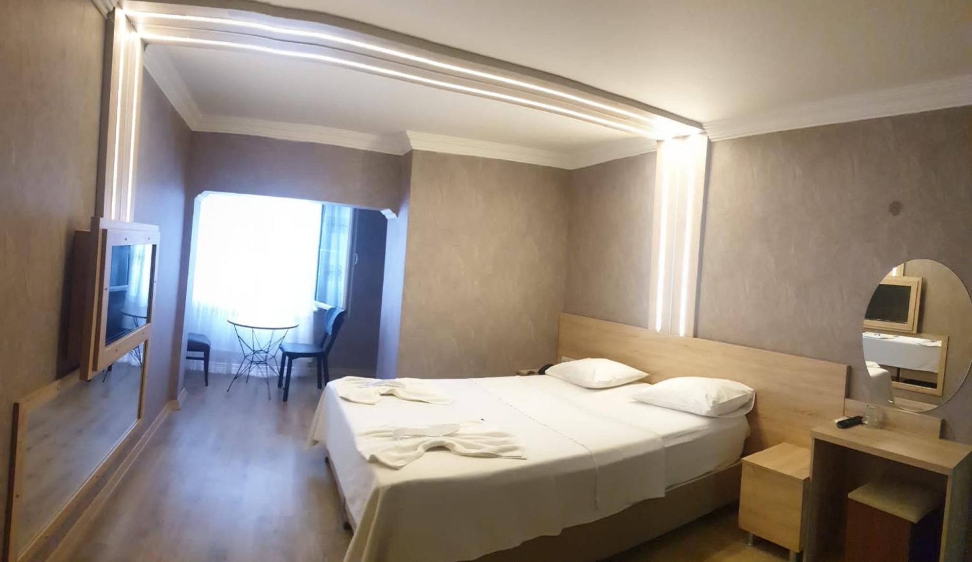Hotel Light 2*
