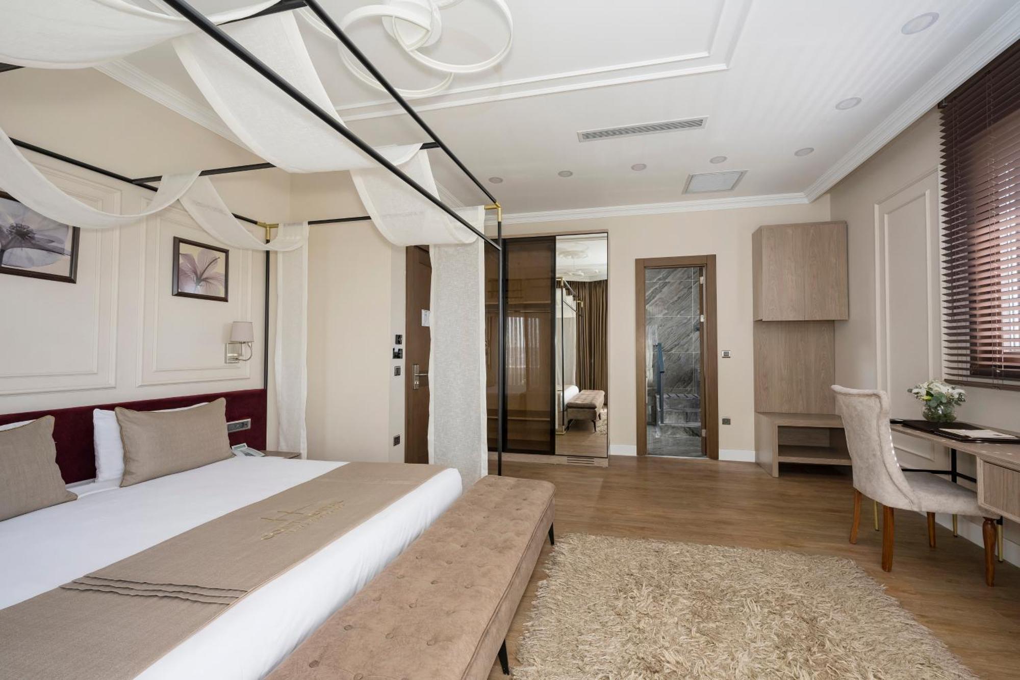 Continental Pera Hotel 4*