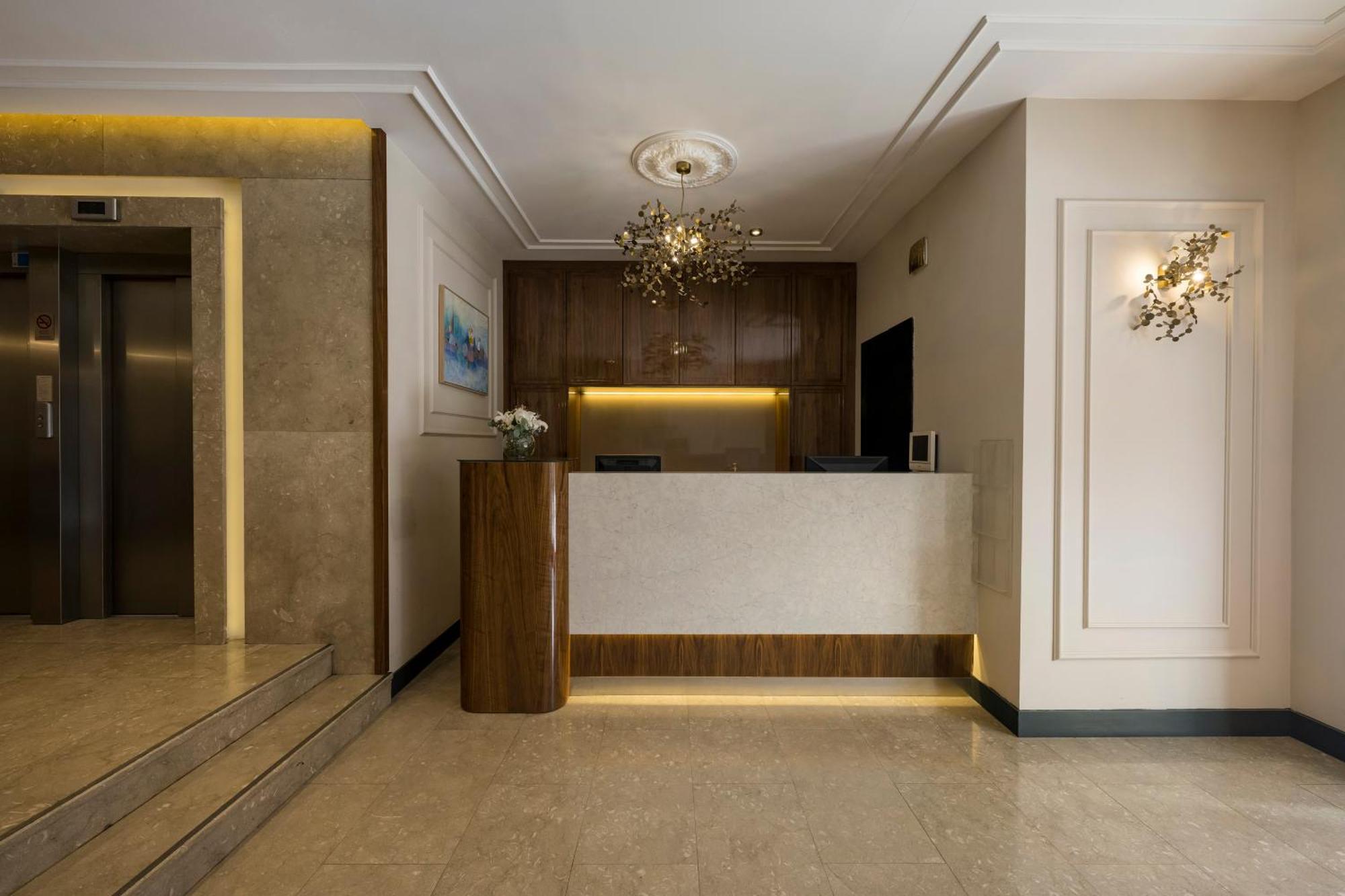 Continental Pera 4*