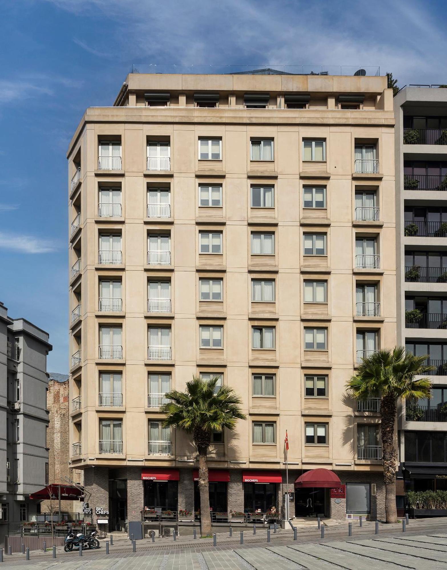 Continental Pera Hotel 4*