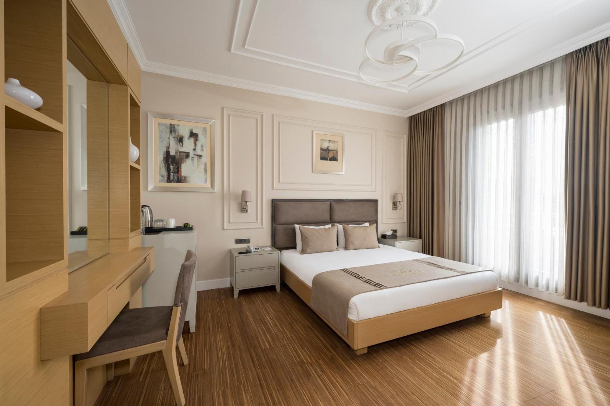 Continental Pera Hotel 4*