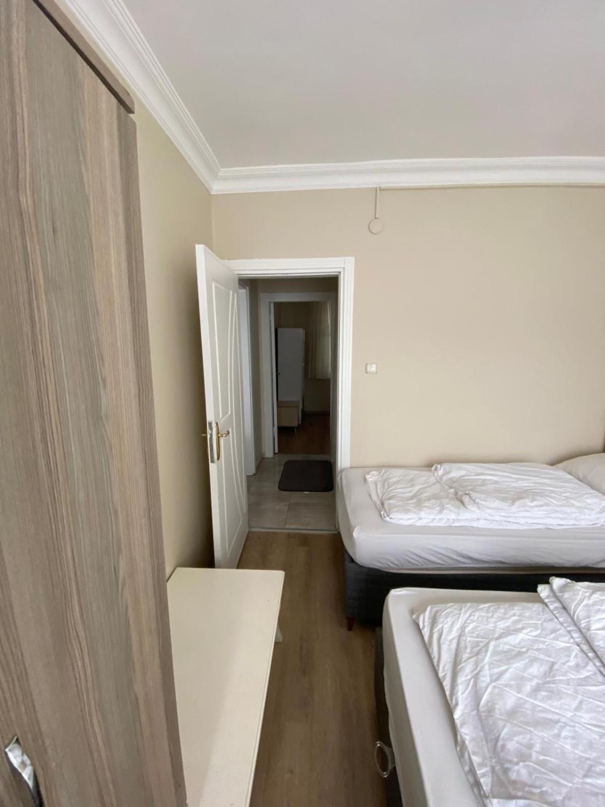 Eda's Apartment