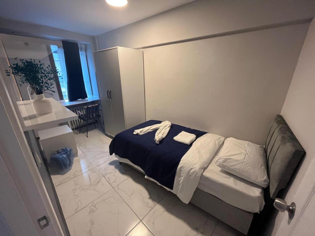 In A Digital Nomad House 103