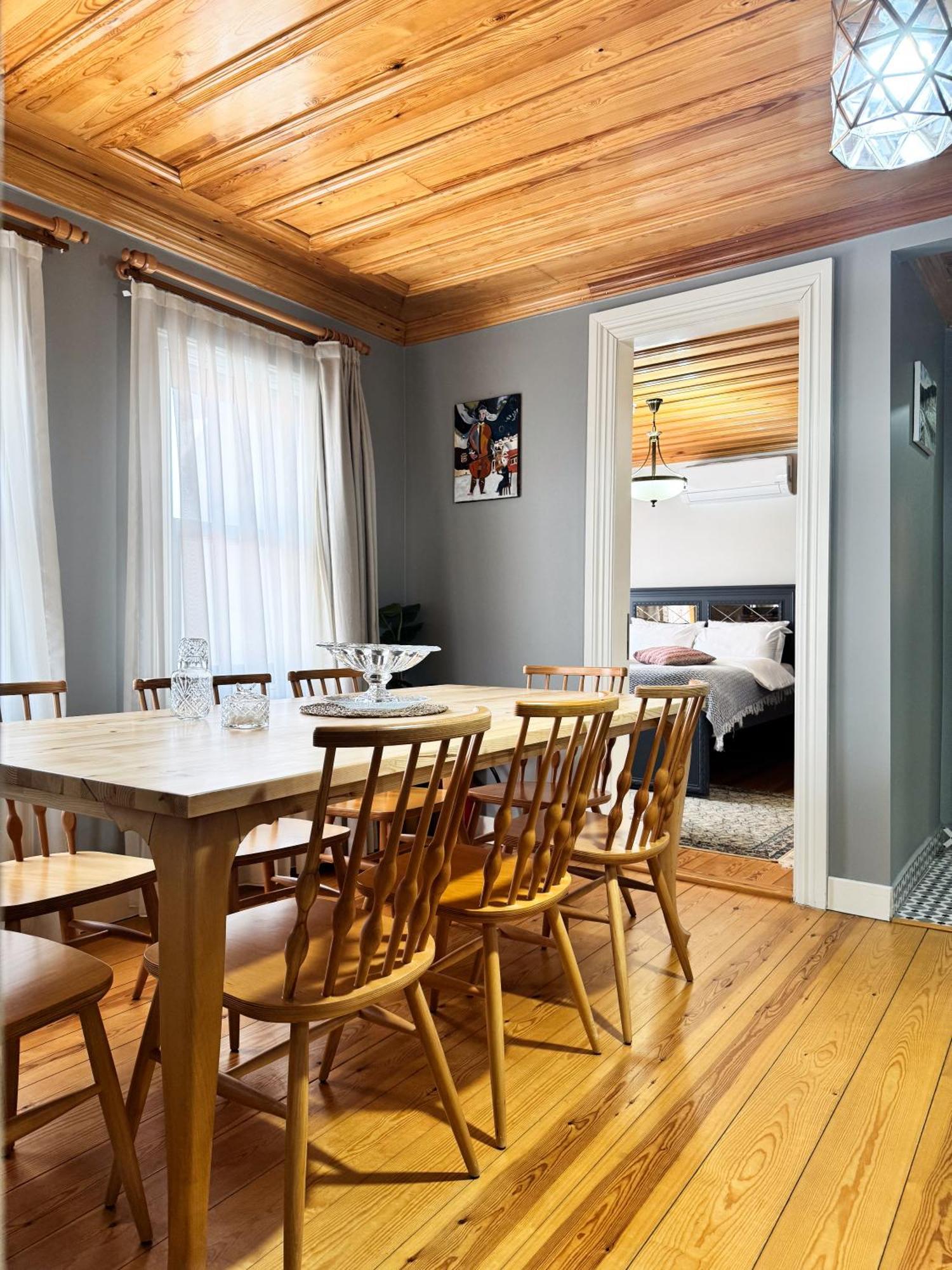 Villa Nostalgic & Comfortable Historical Home! *