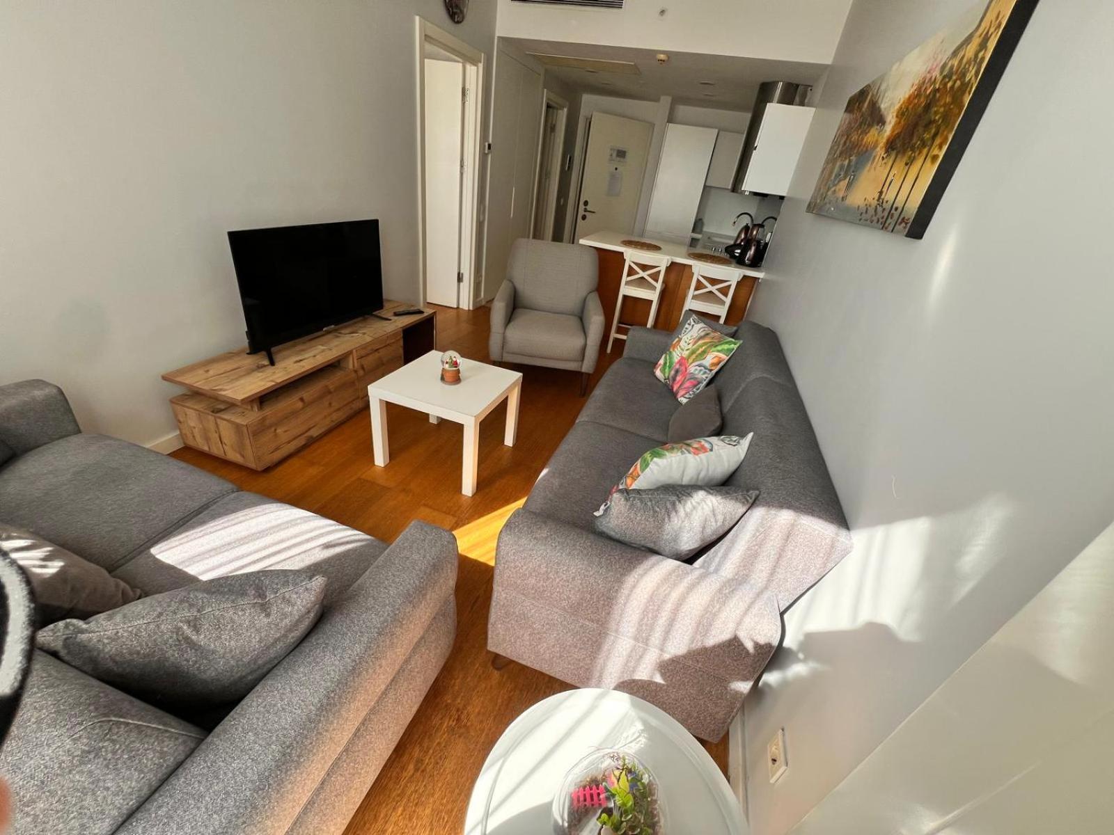 Divan - Guenesli Near Atakoey Metro Station Daire *