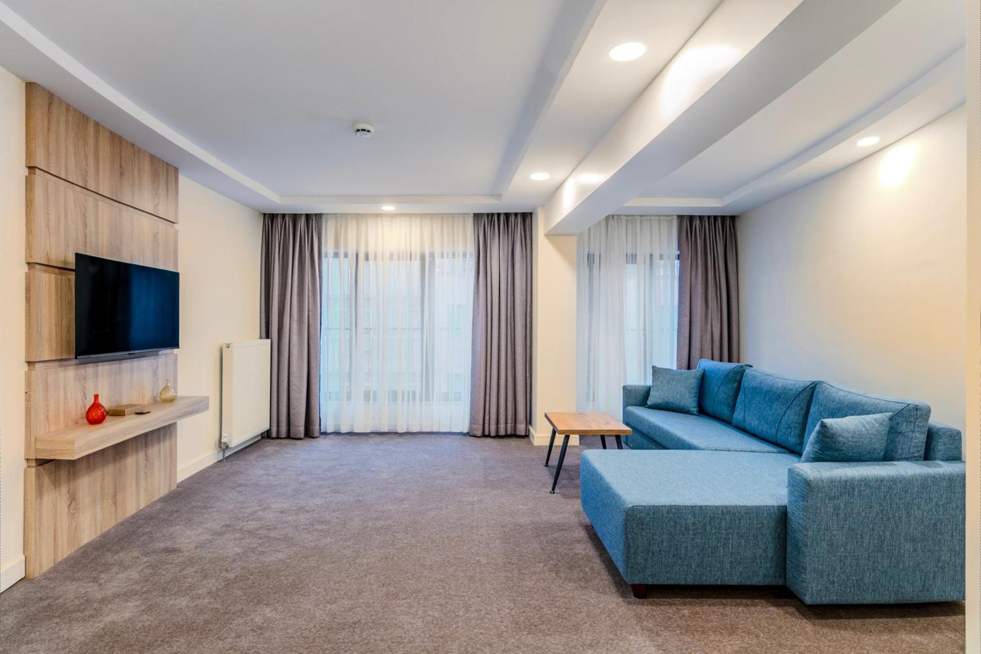 Roys & Hotel 4*