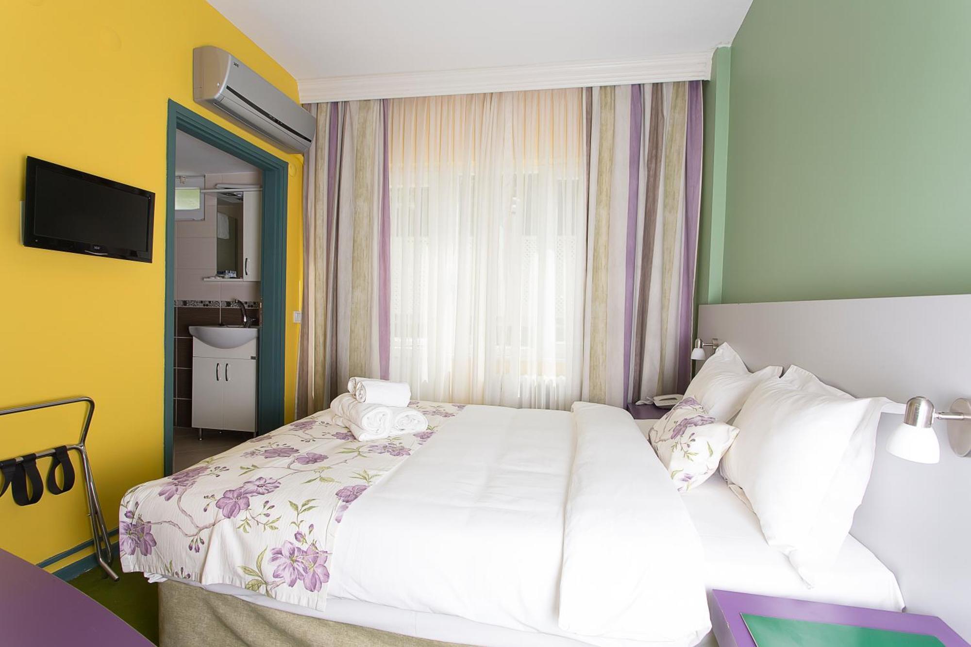 Mini Harem Hotel