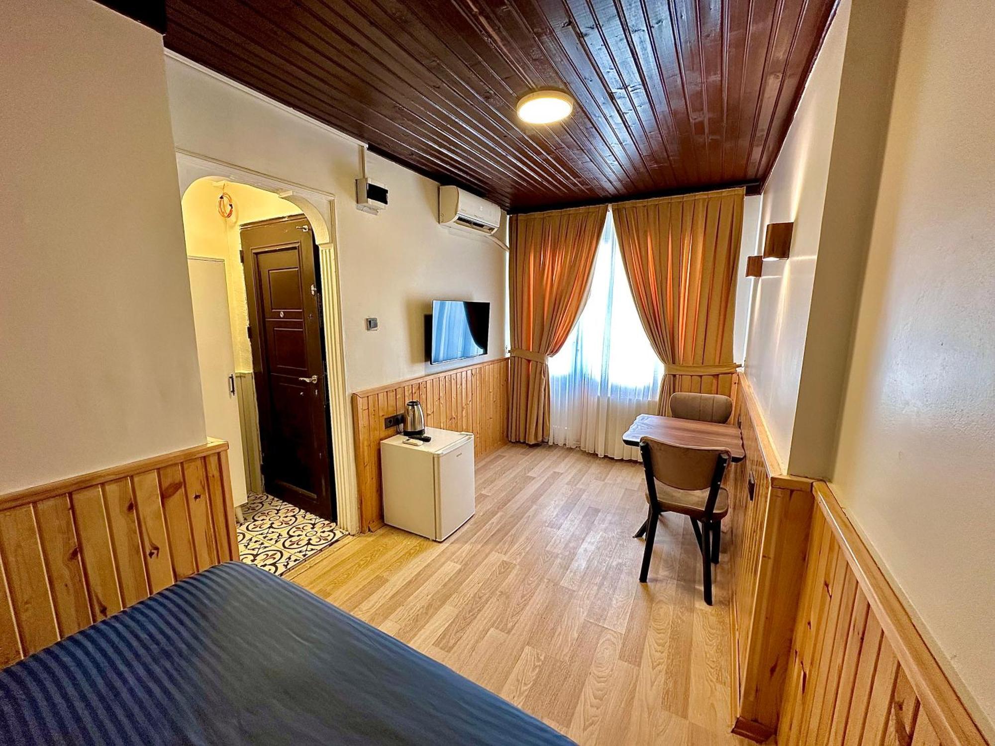 Pera Vista Taksim Hotel 3*