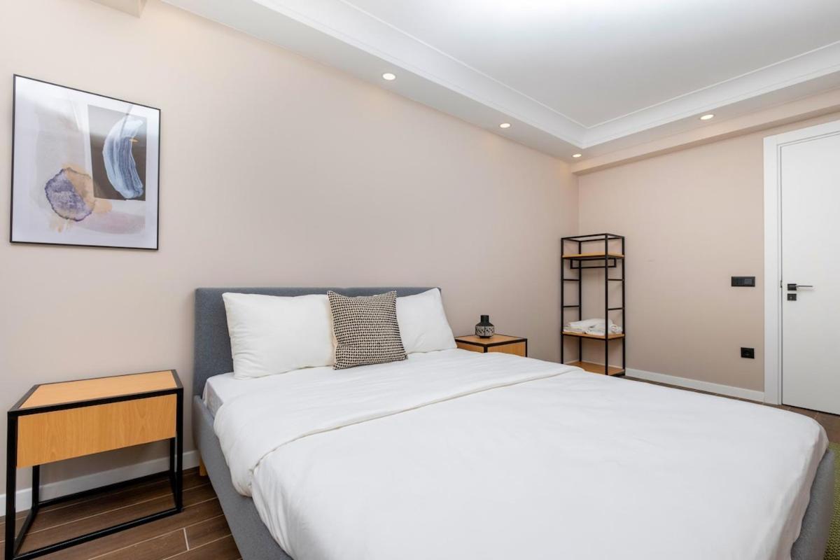 Bosphorus View With Two Bedrooms Apartment