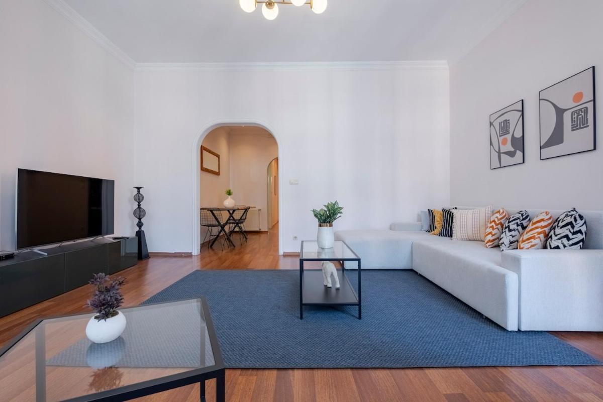 High-ceiling Three-bedroom Istanbul
