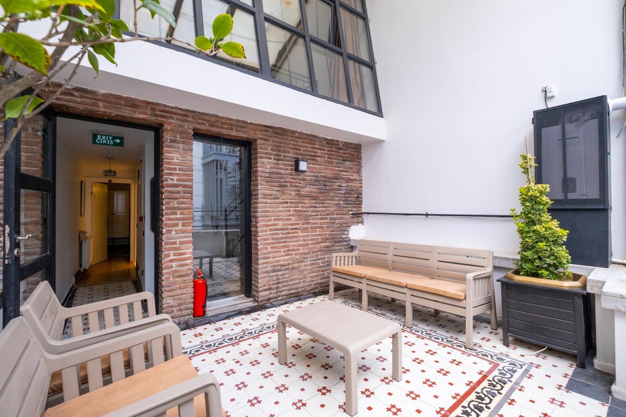 Mayer Taksim Apartment