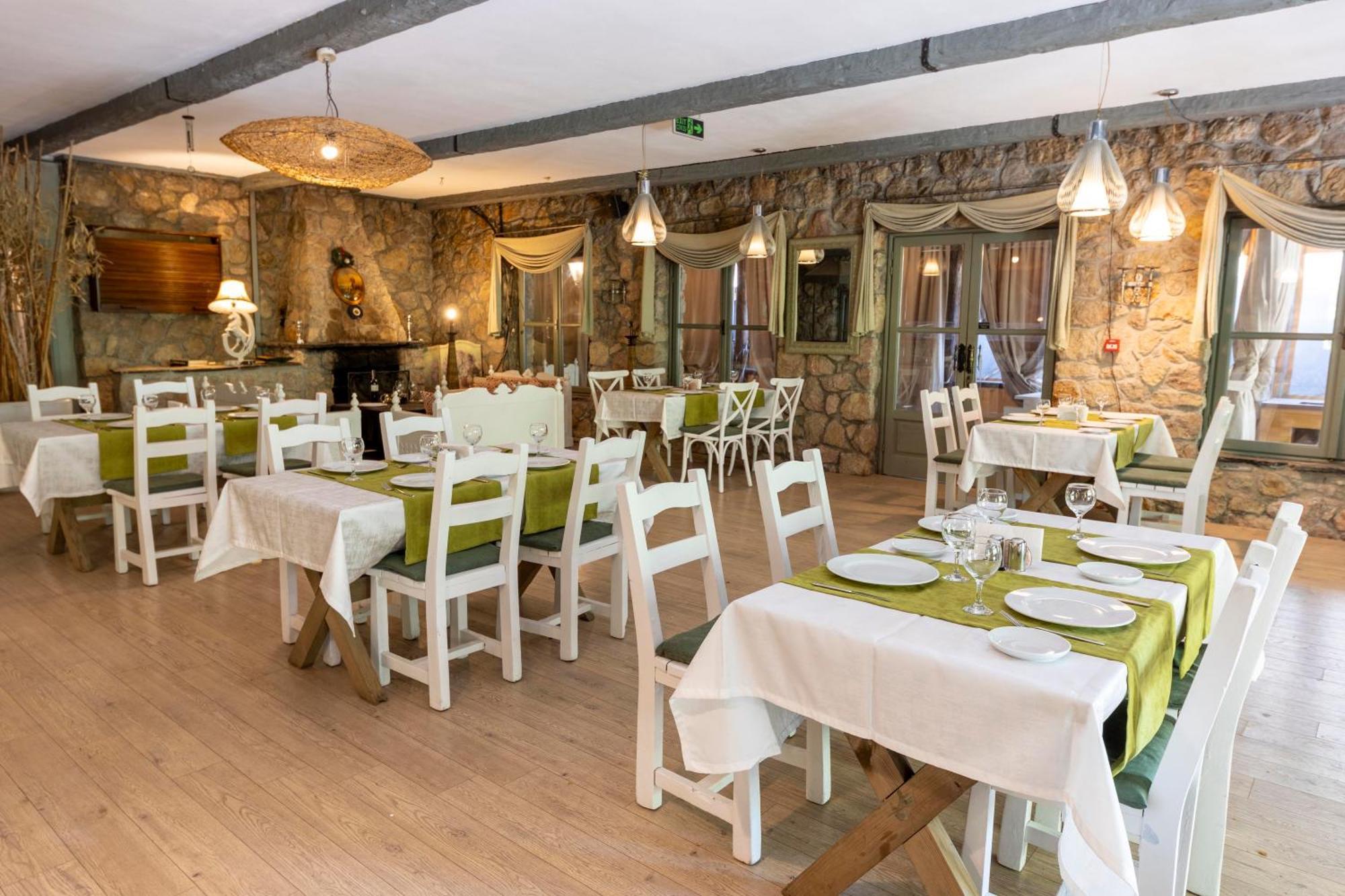 Elite World Village Polonezkoey Hotel 4*