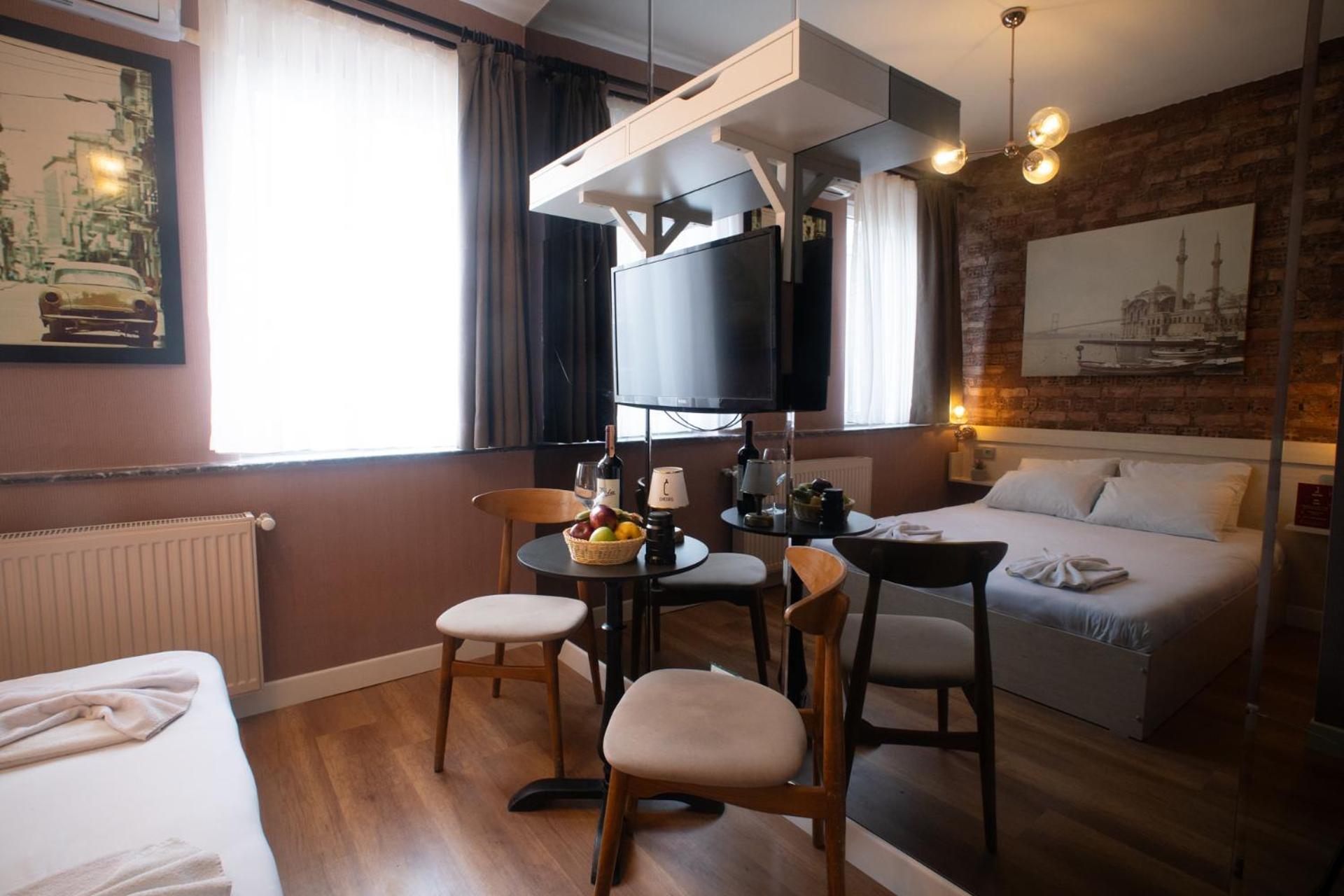 Cheers Porthouse Otel 3*