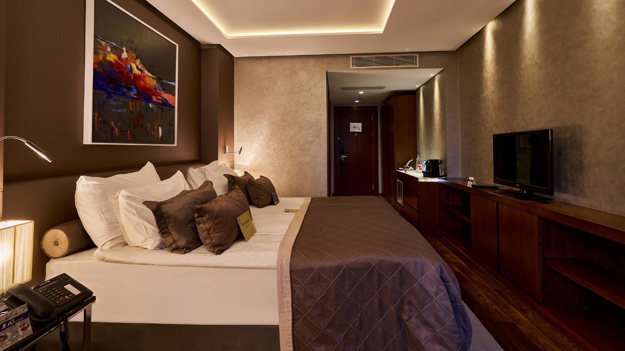 Otel Lasagrada 5*