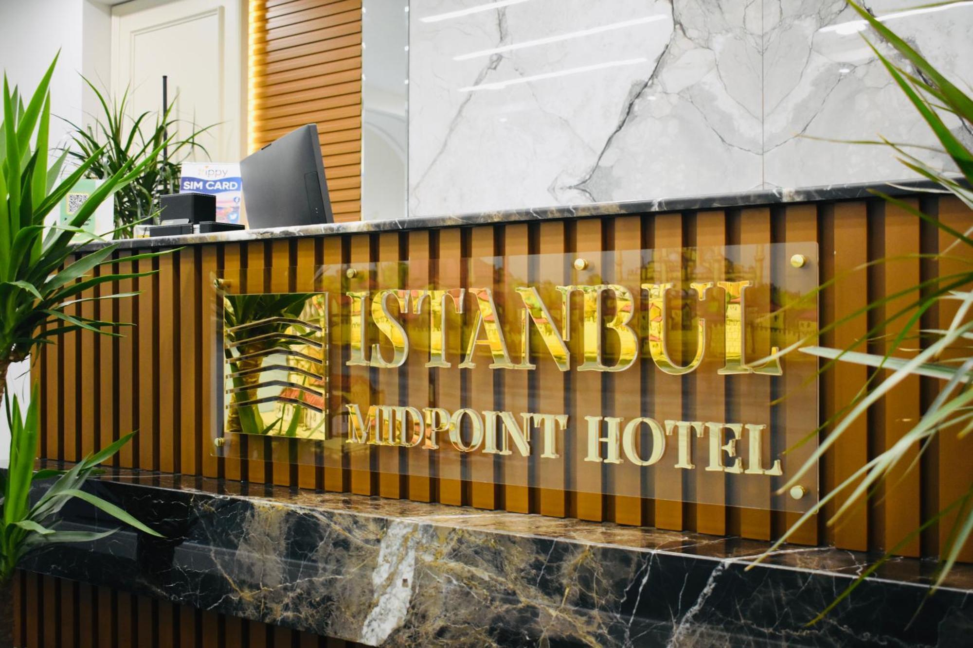 Midpoint Hotel