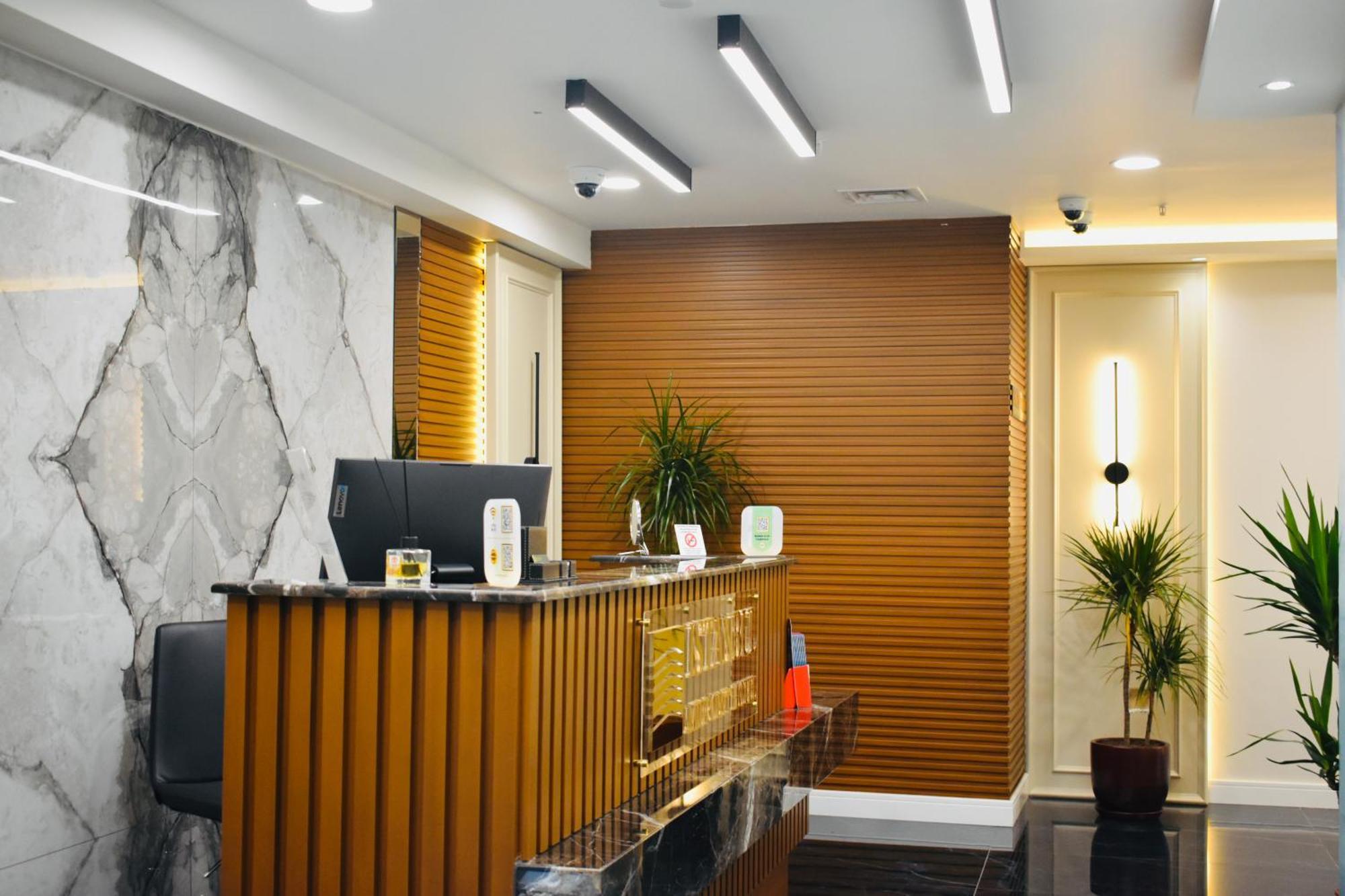 Midpoint Hotel