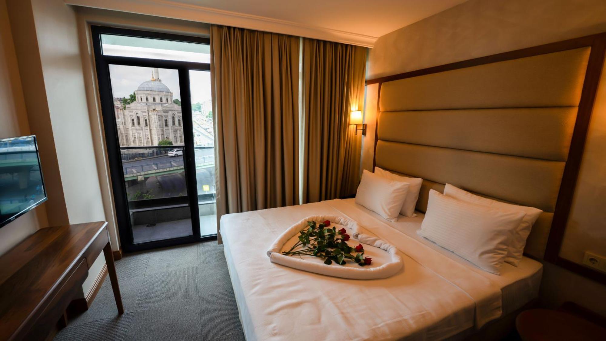 Hotel Midpoint 4*