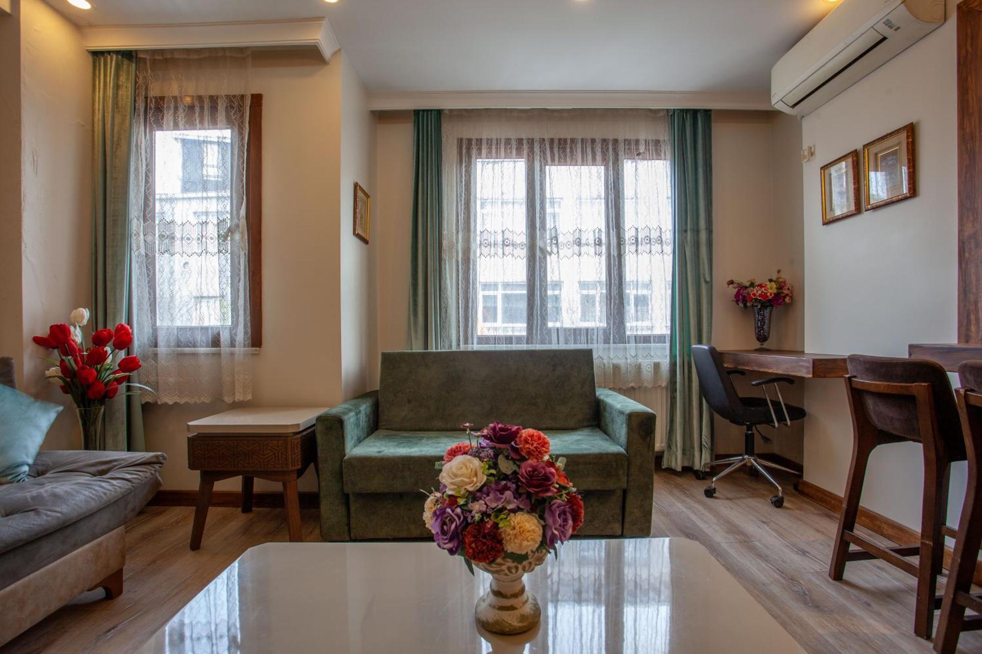 Mutlu Flat *