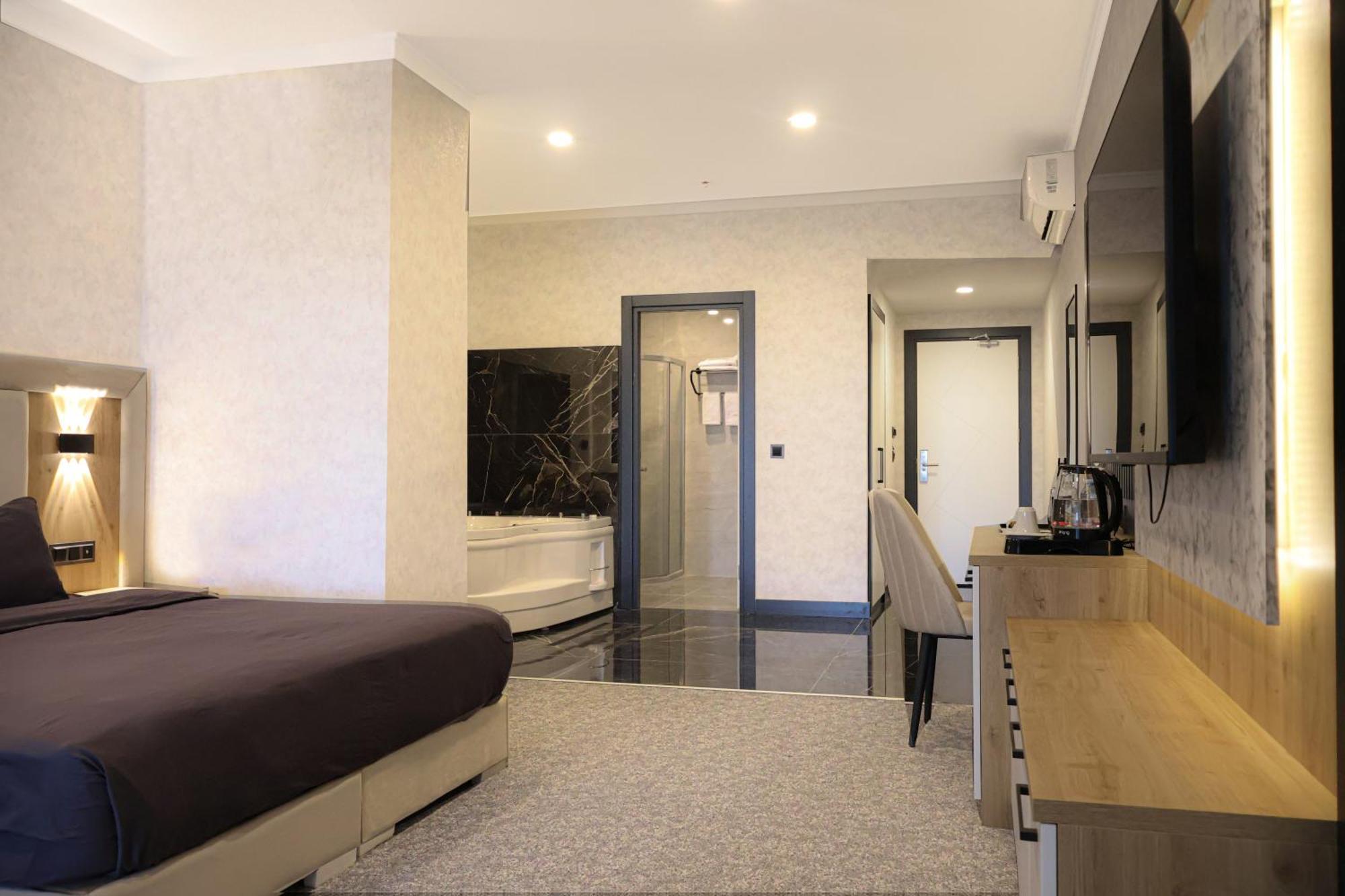 Hotel Home Plus Hotel 3*