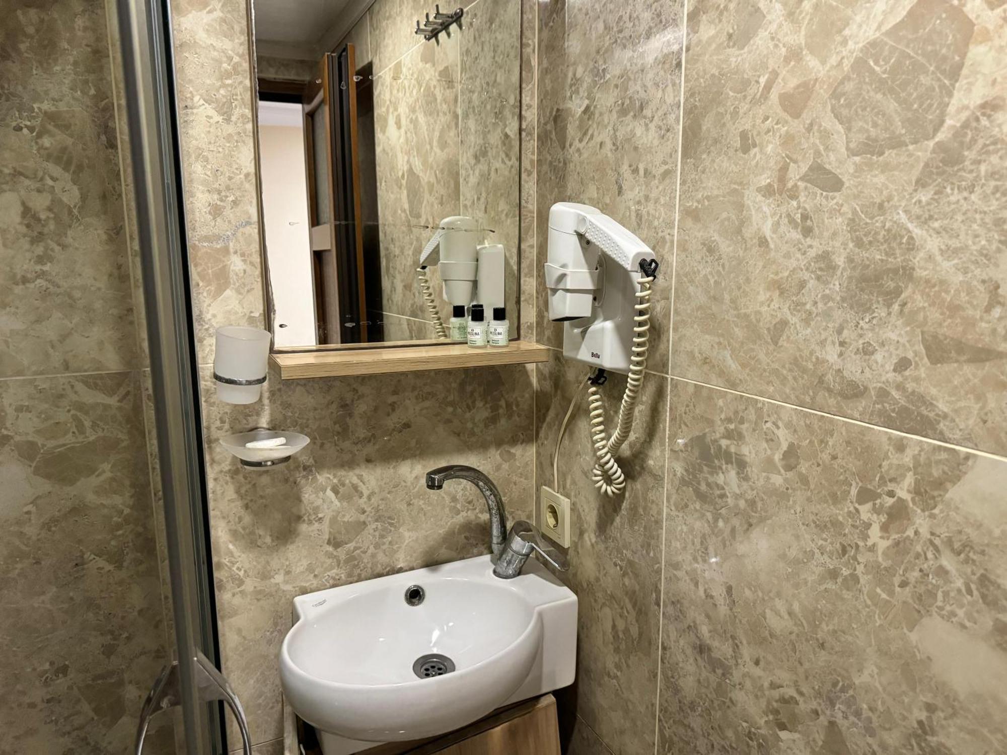 Hotel Visa