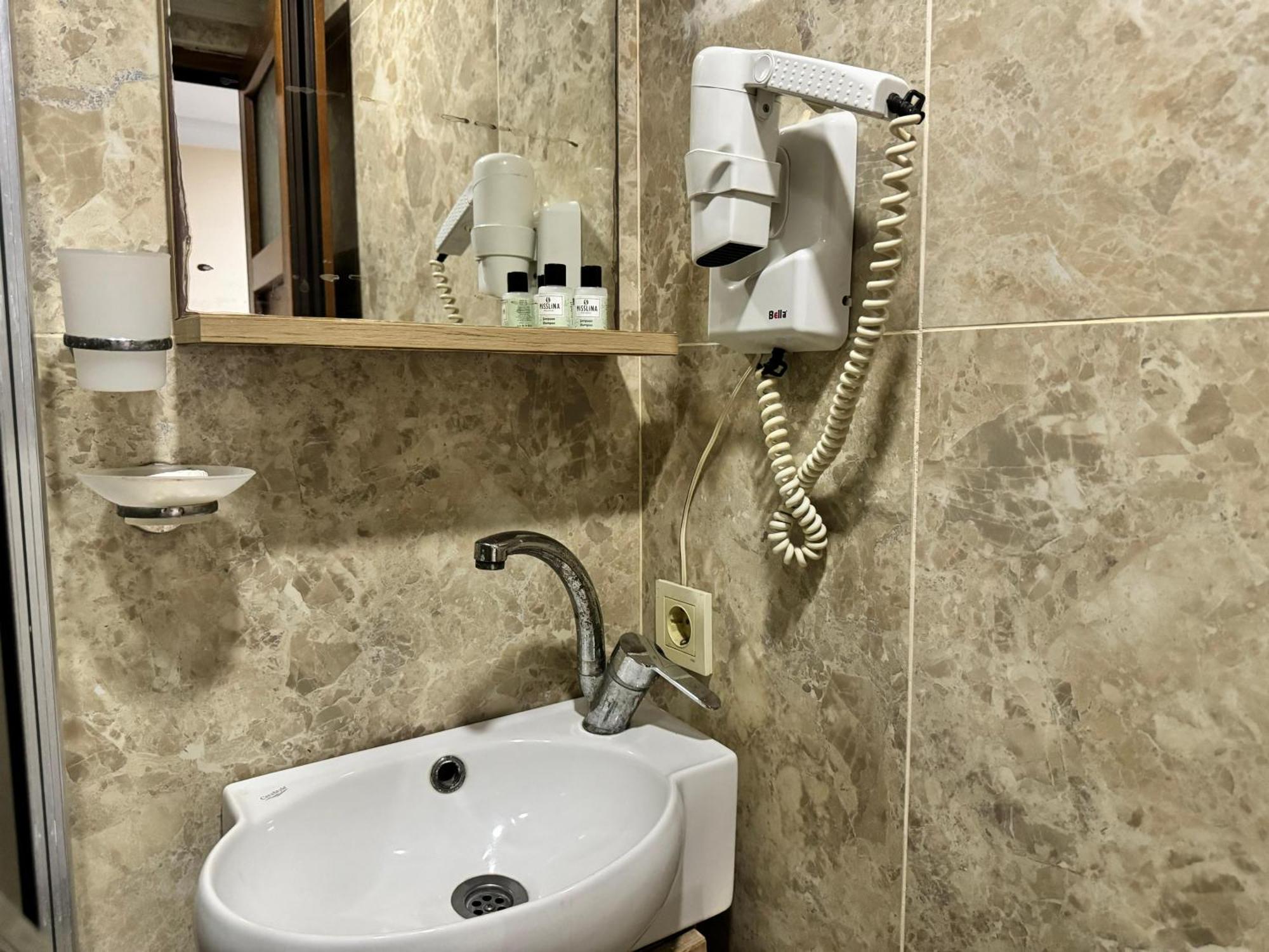 Visa Hotel 3*