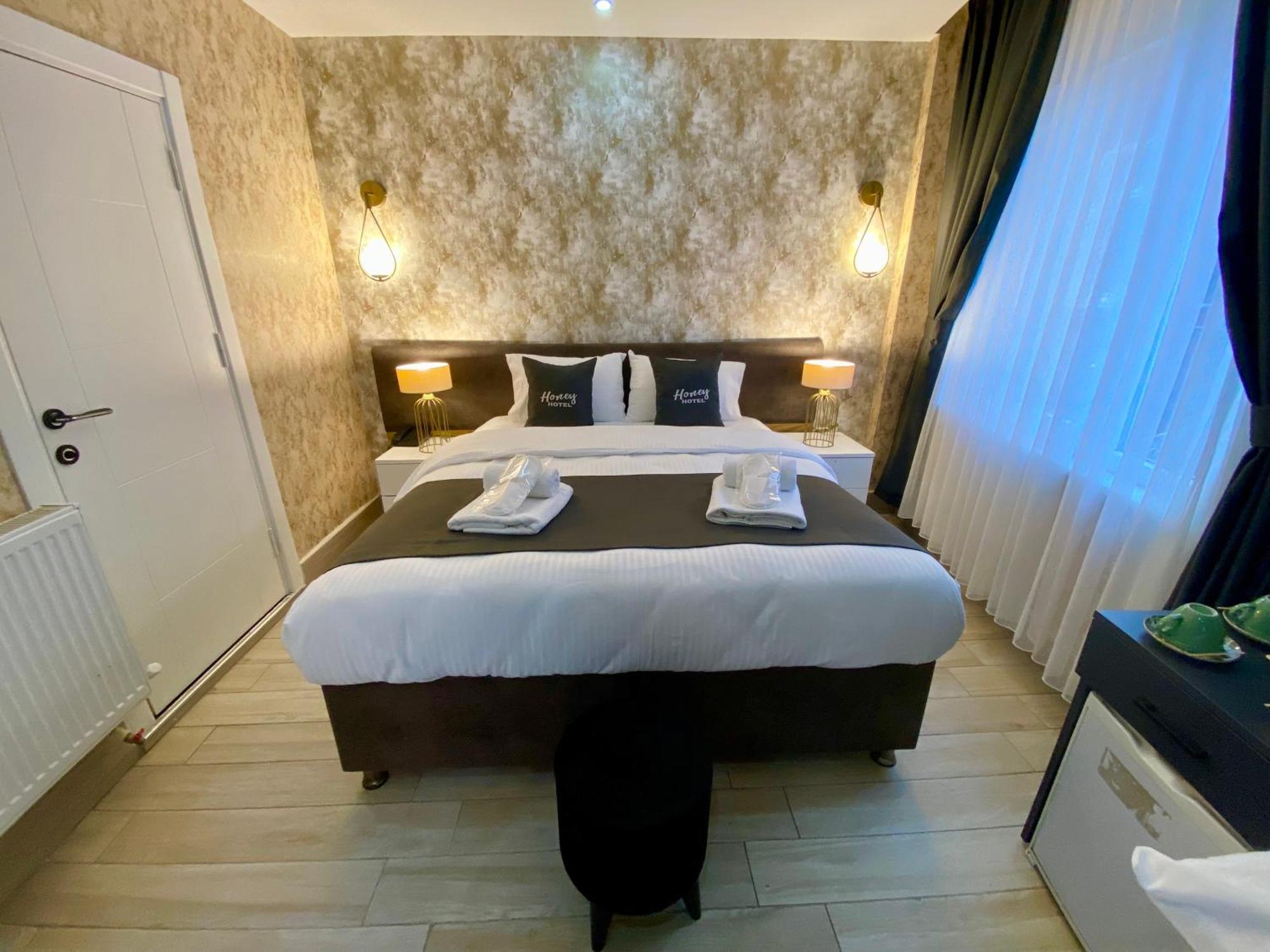 Honey Hotel