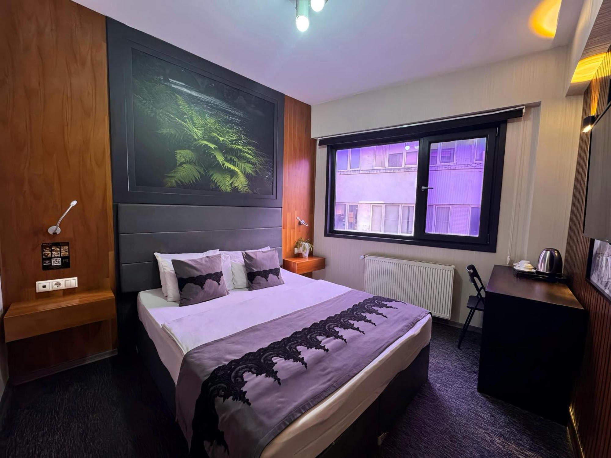 Otel Black Art