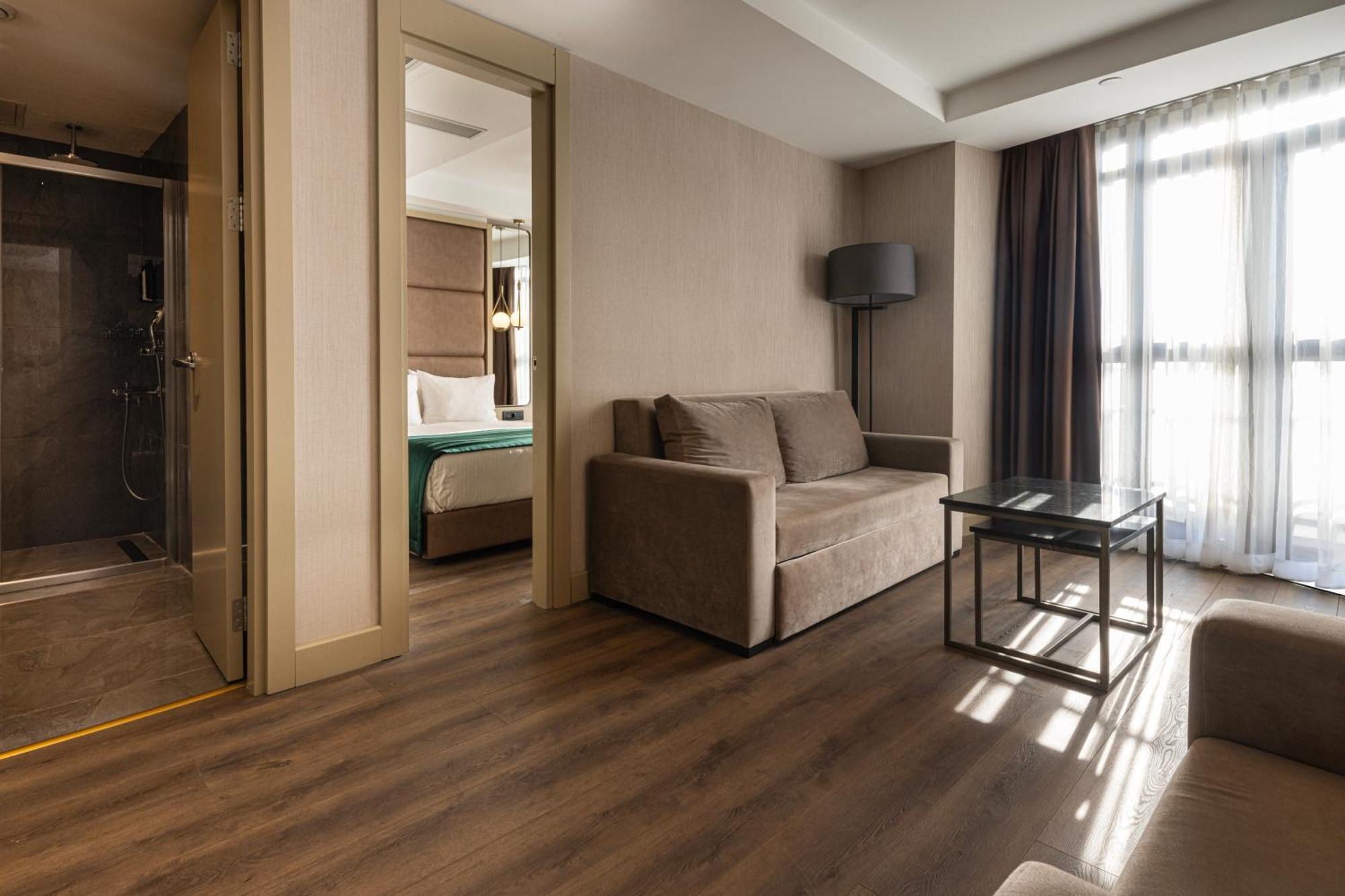 Hotel The Nest 4*