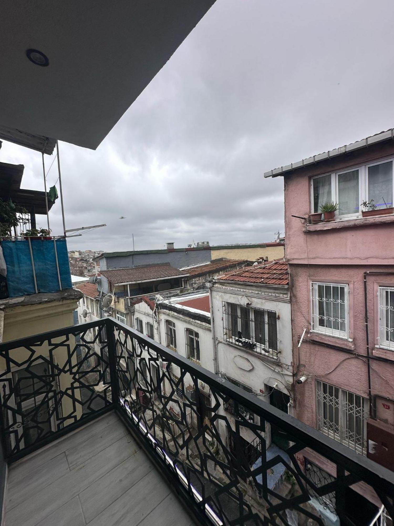 Taksim Larissa * Istanbul