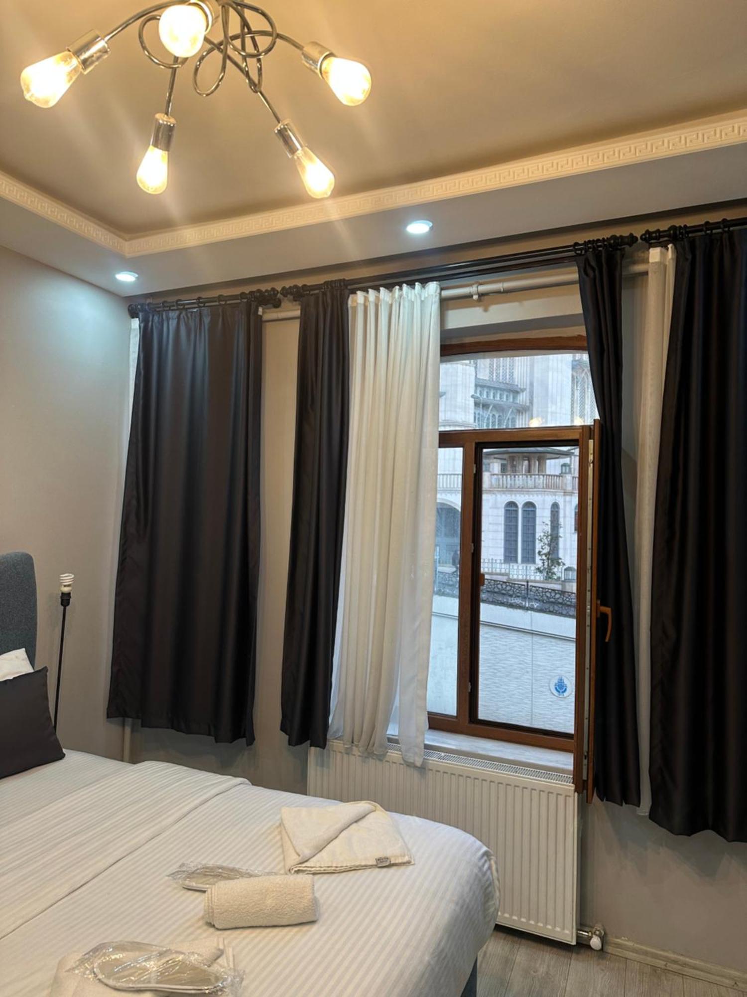 The Square 30 * Istanbul