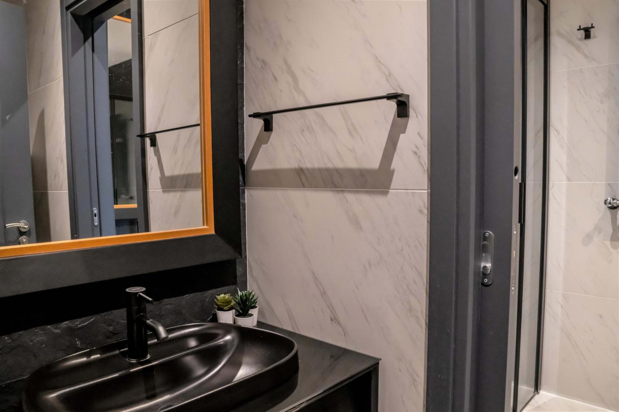 With Premium Amenities Istambul