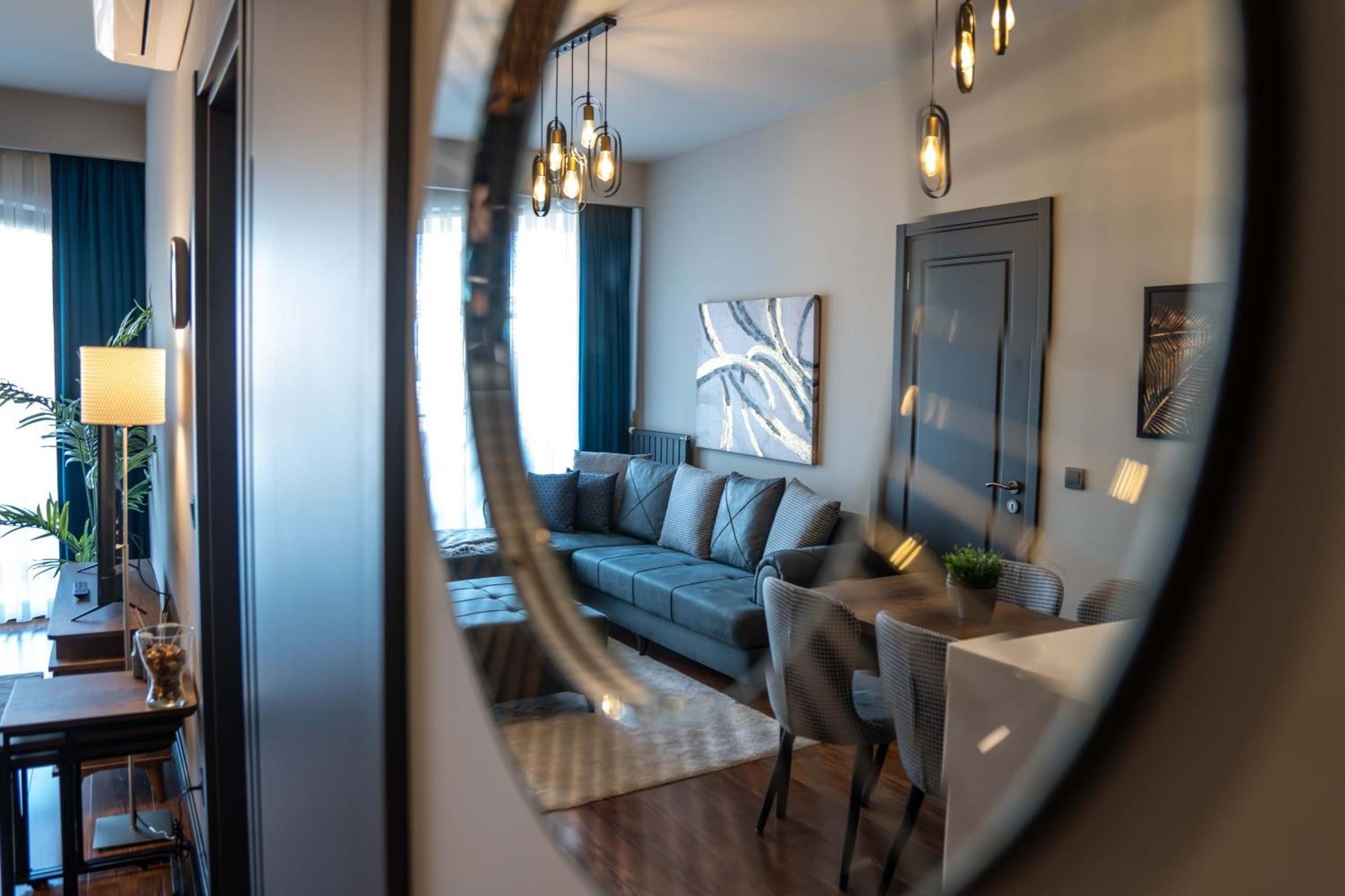 Apartment With Premium Amenities *