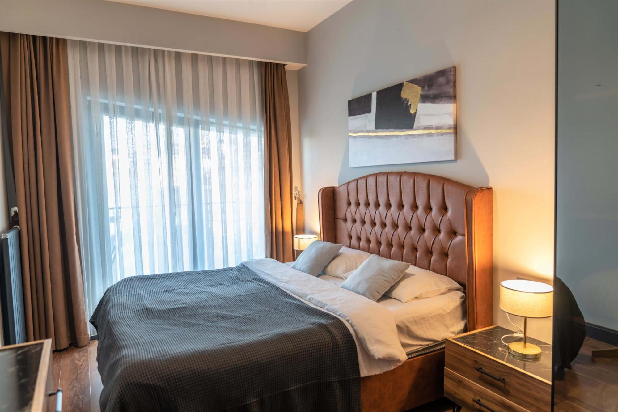 Apartment With Premium Amenities *