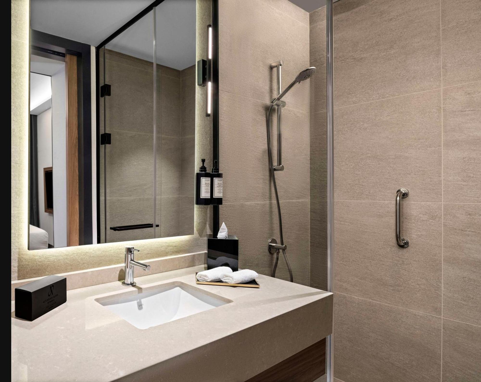 Otel Altunizade Istanbul, Curio Collection By Hilton