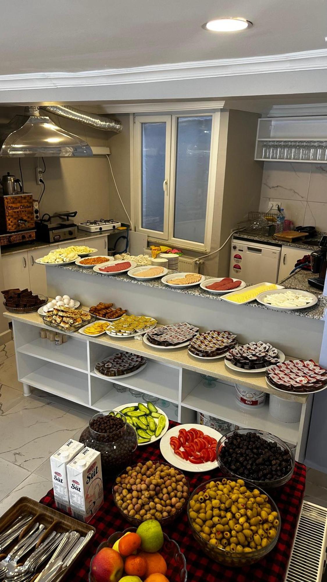 Sultana Premier Hotel *