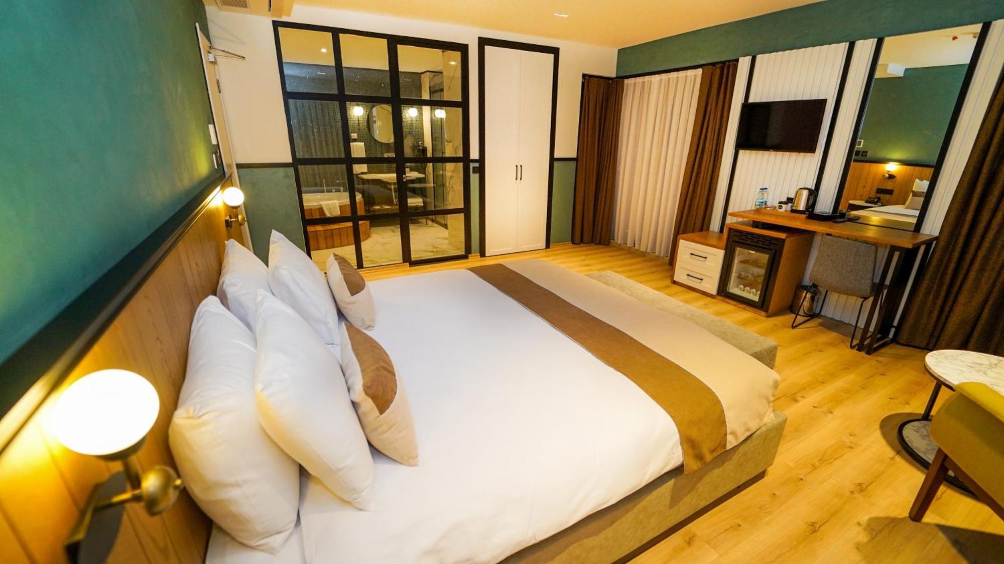 Fragments Hotel 4*