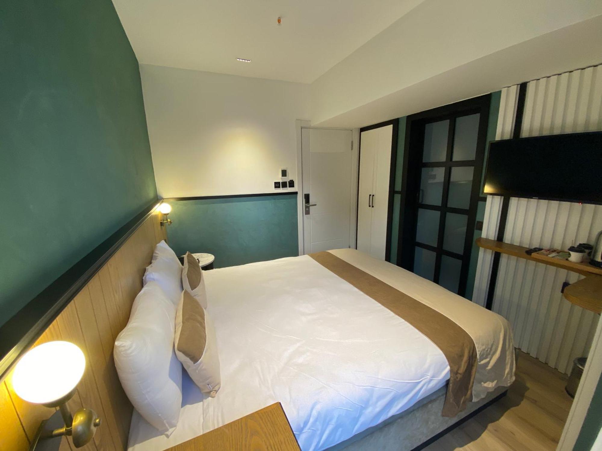 Fragments Hotel