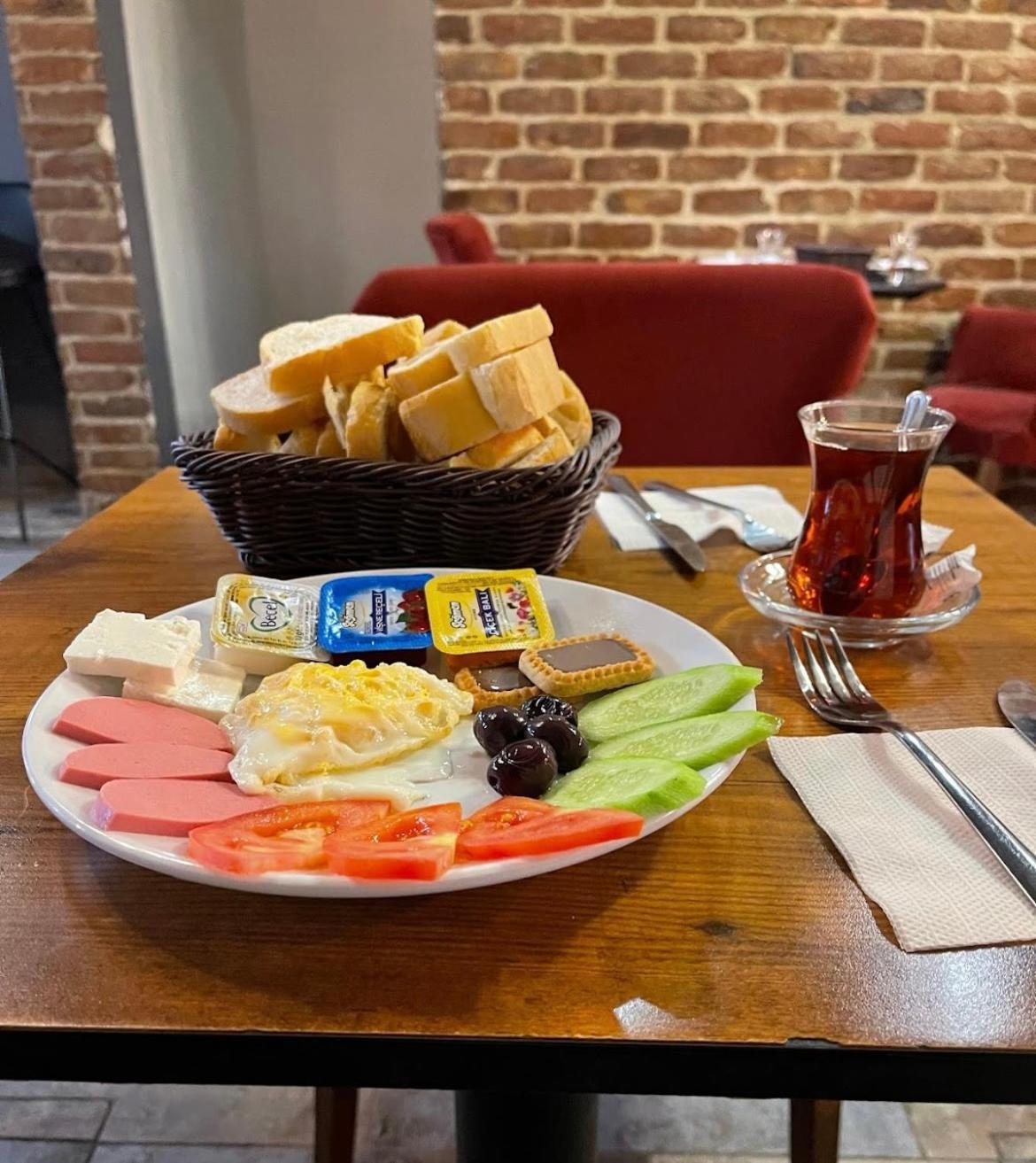 Aysa Hotel