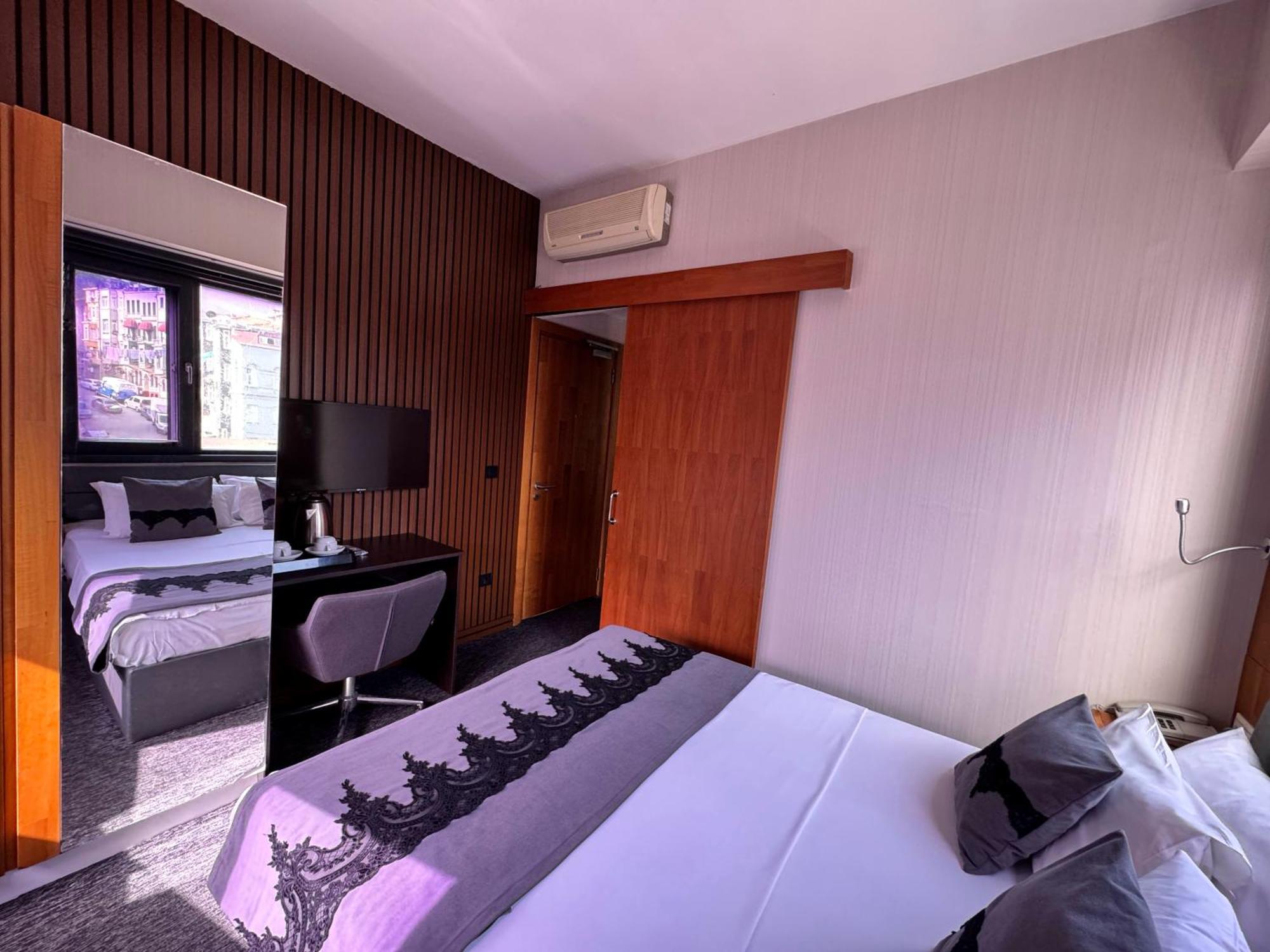 Otel Black Art *