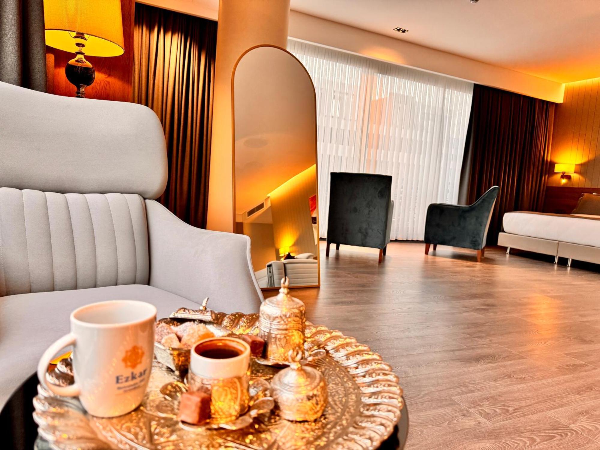 Ezkar Bathonea Art Hotel 4*