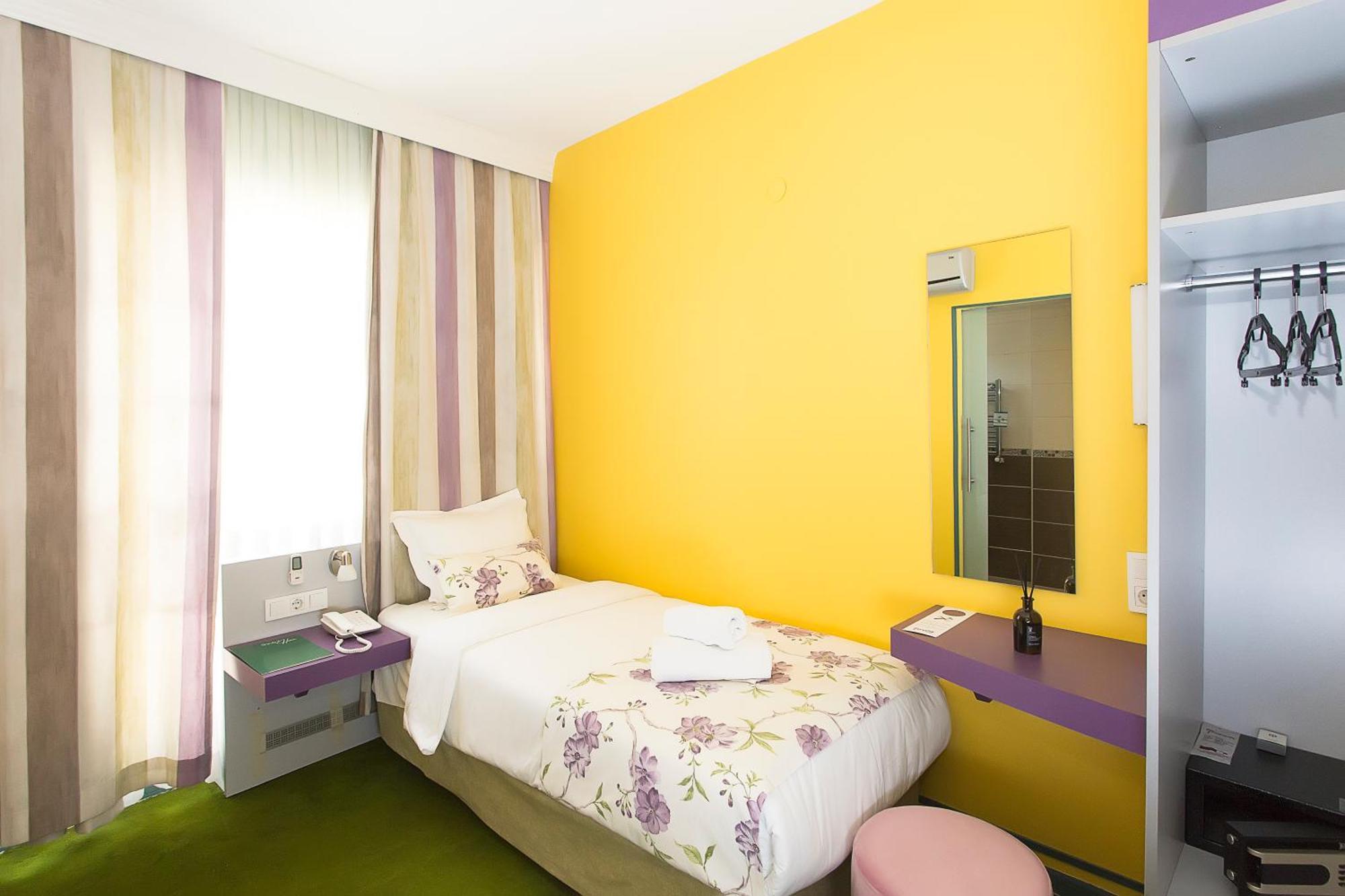 Mini Harem Hotel