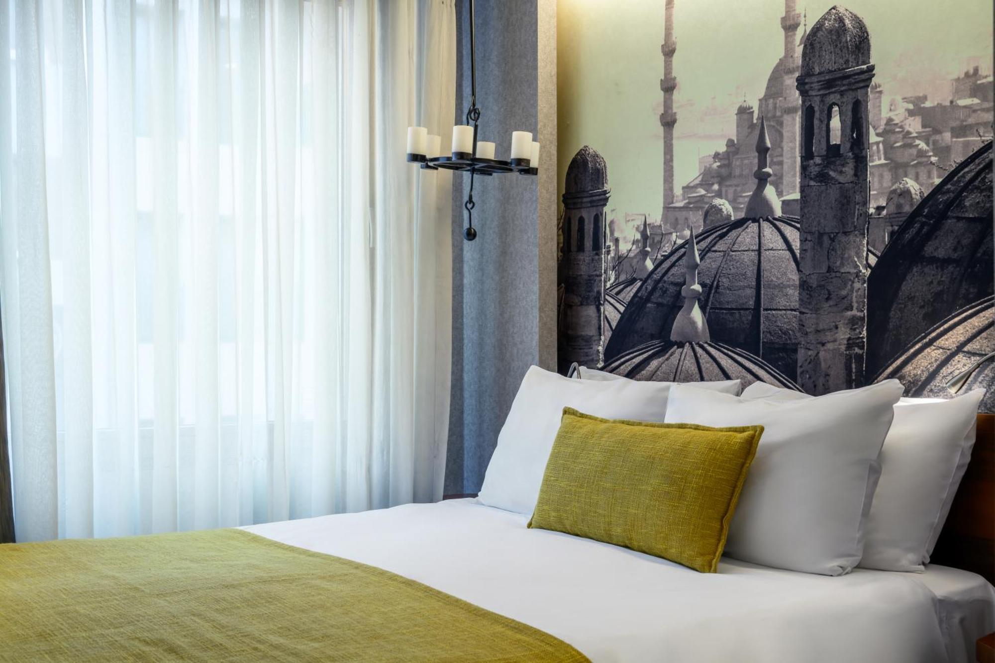 Hotel Ramada By Wyndham Grand Bazaar 4*