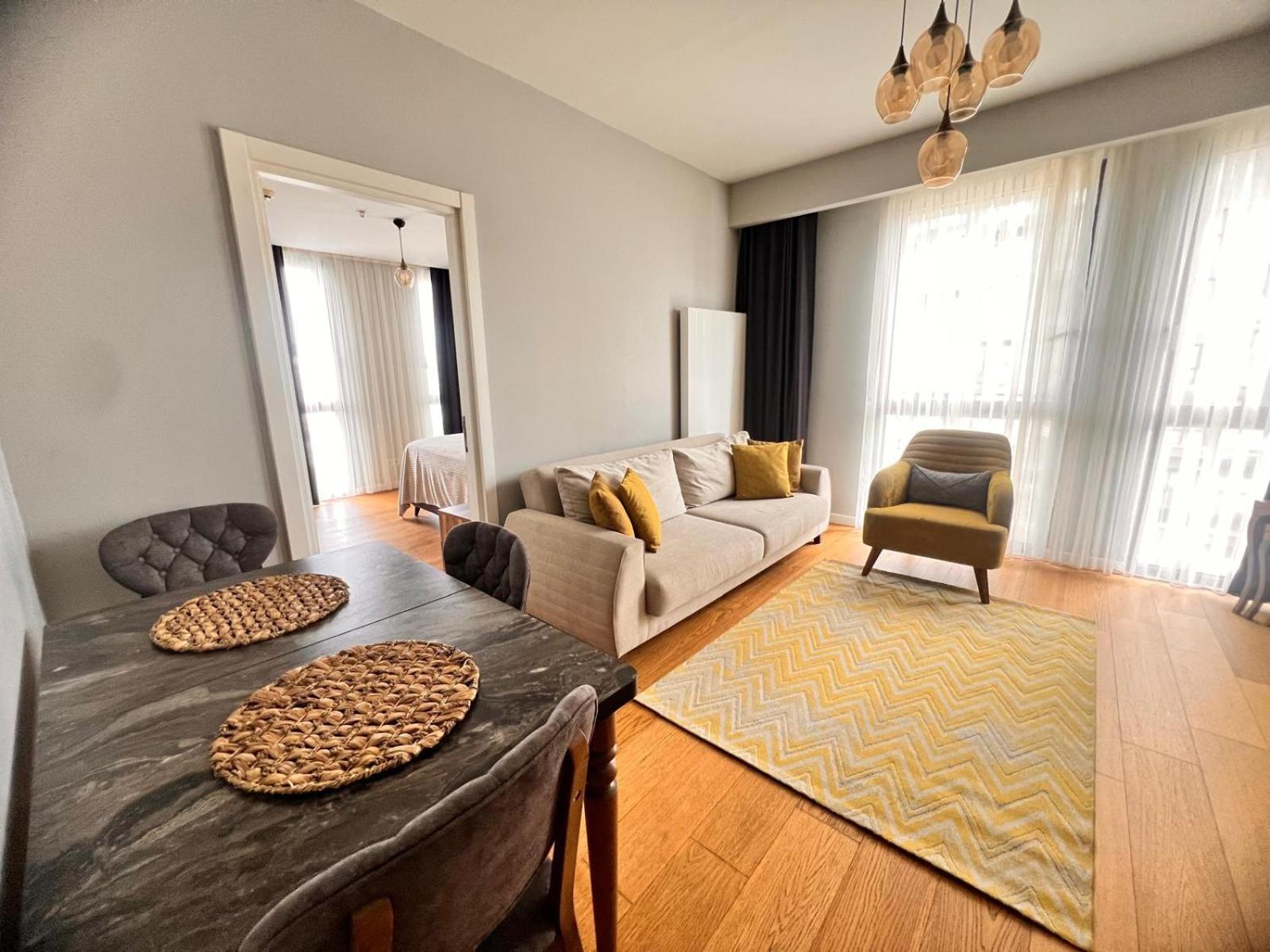 Divan - Guenesli Near Atakoey Metro Station Istanbul
