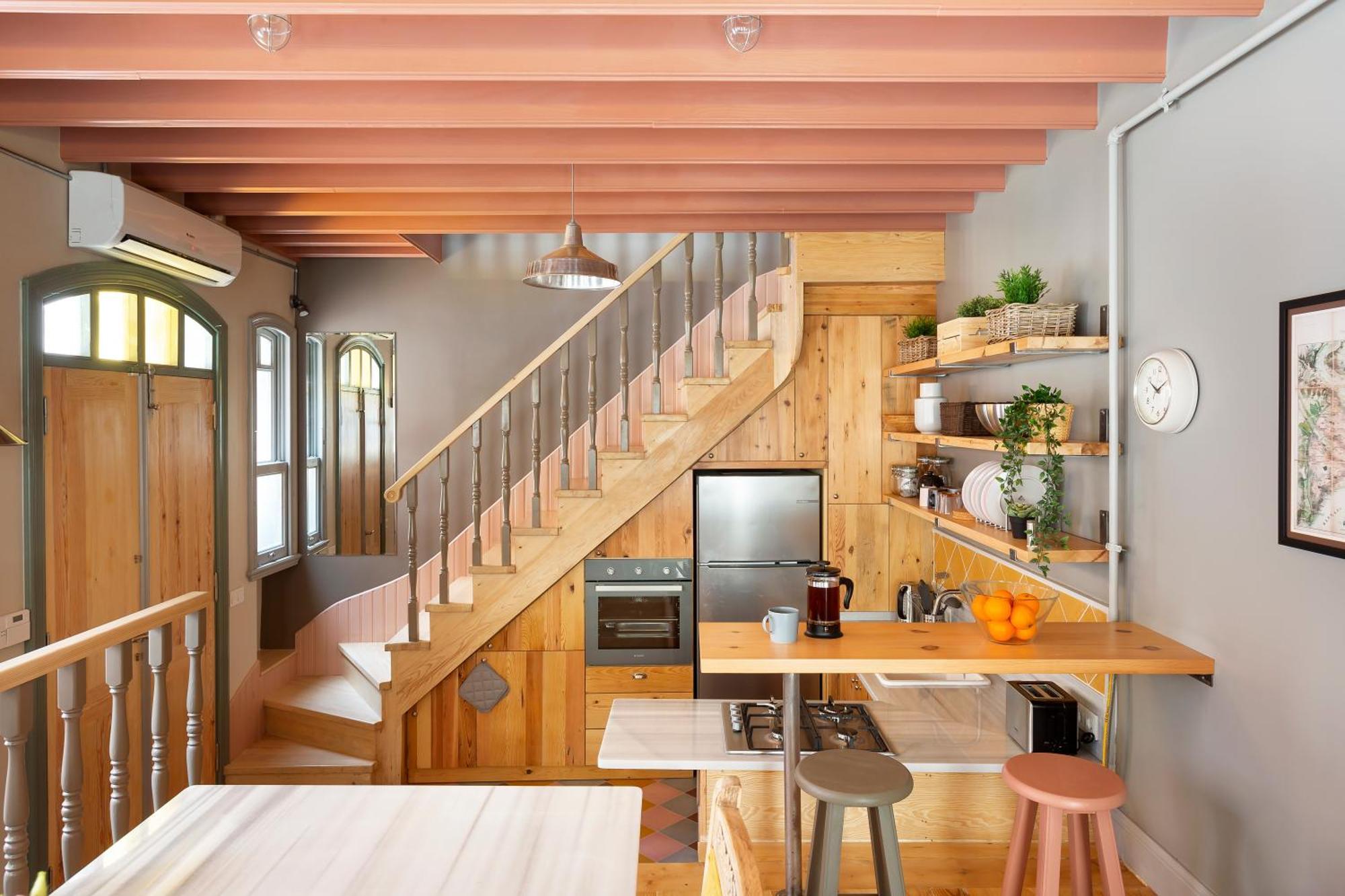 Tastefully Decorated House In Old - Rose Apartment