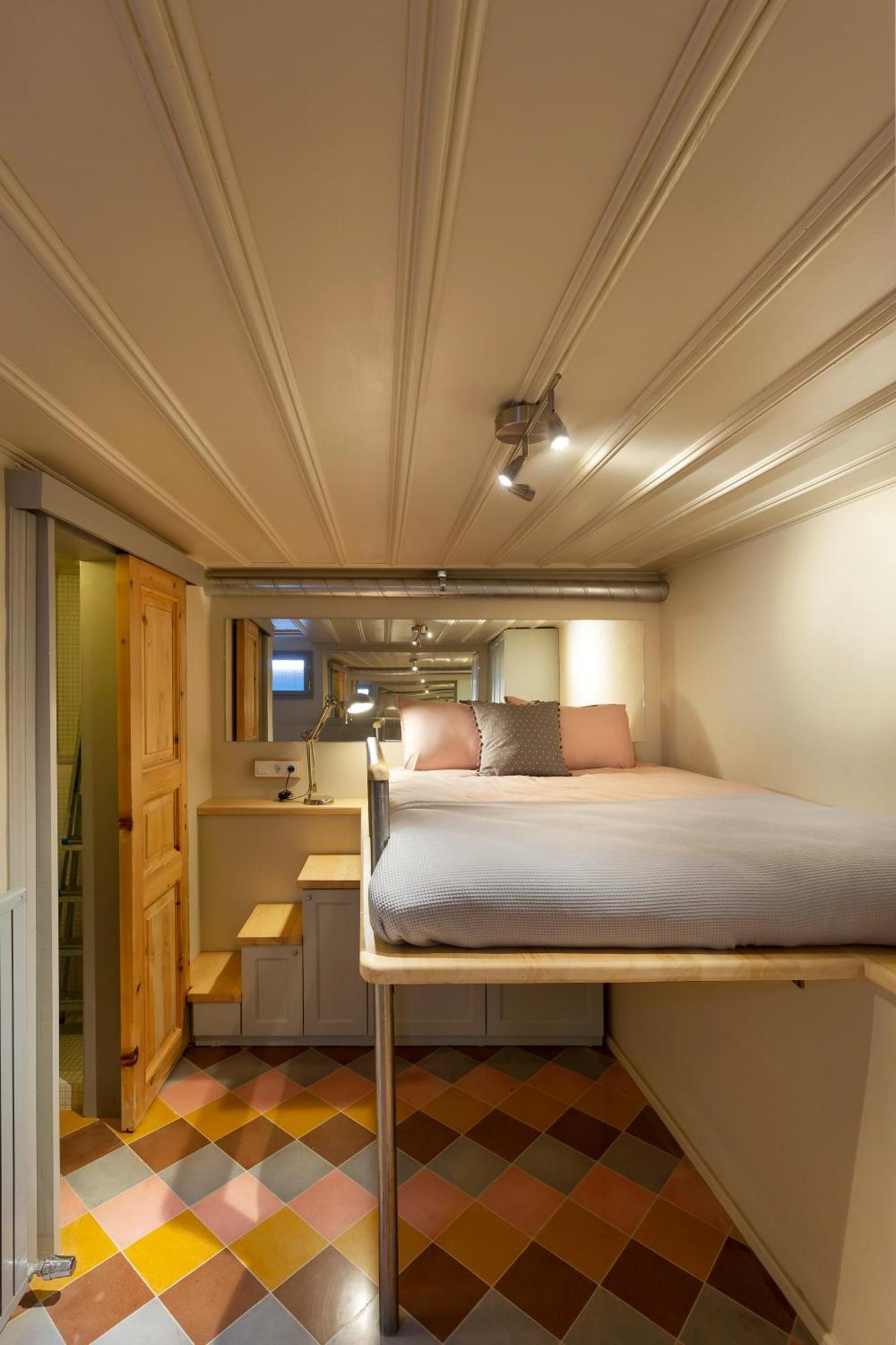 Tastefully Decorated House In Old - Rose Apartment *