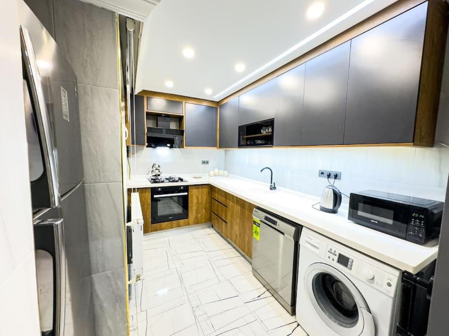 Sisli 6 4 4 Apartment *